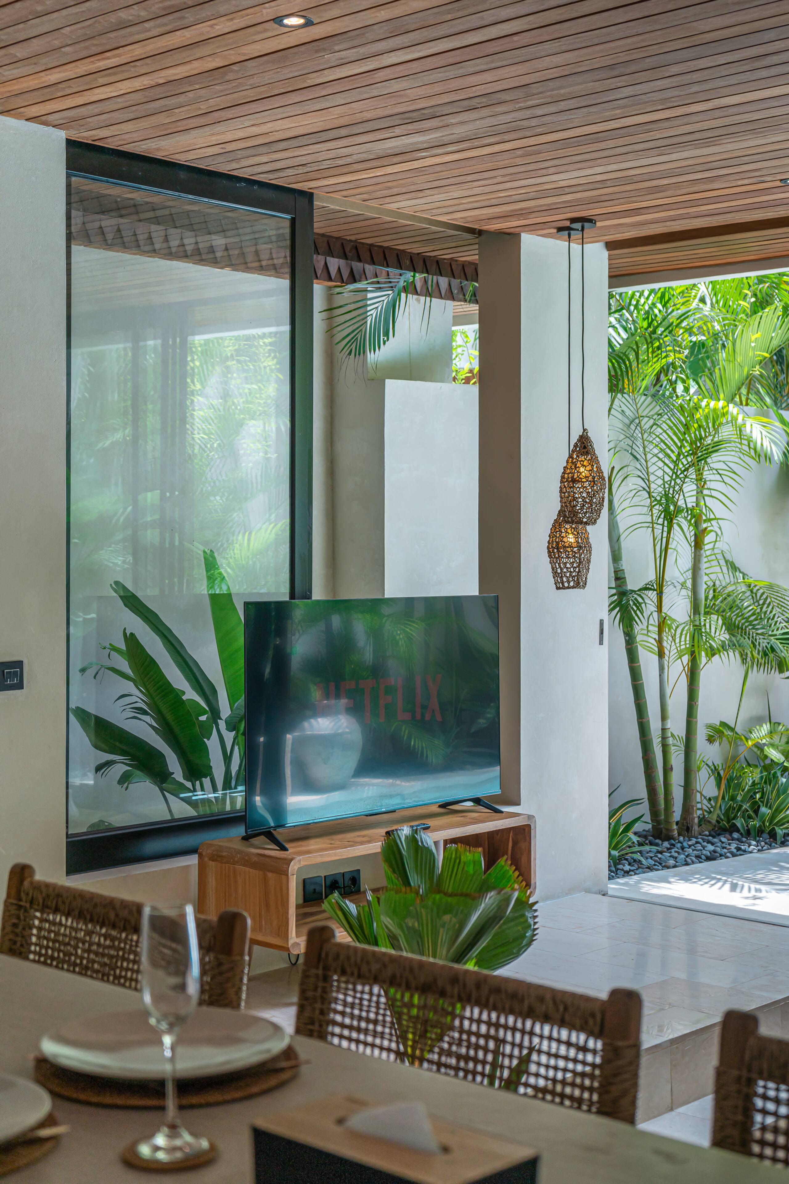 CASA KĀYA – Tropical 1BR Villa Near Bingin Beaches 15