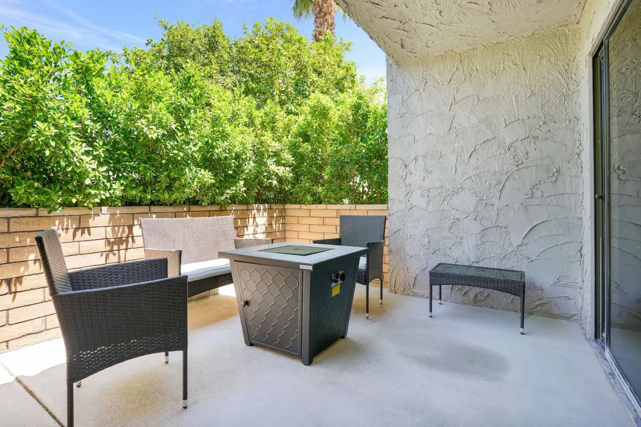 The Springs: Palm Springs, CA 16
