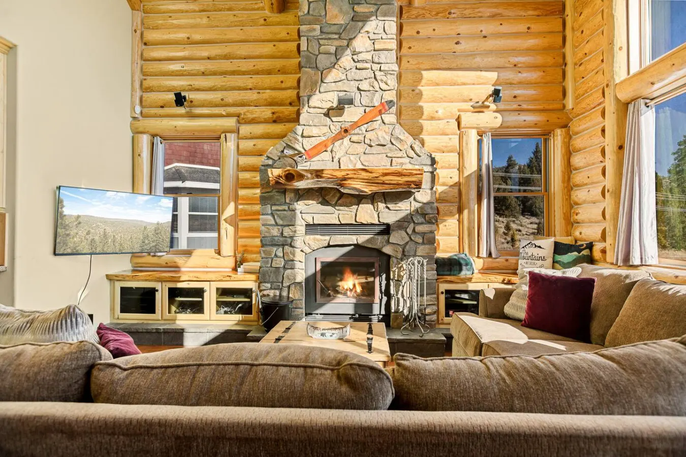 Luxurious Coyote Flat w/ Lake Views & Game Room 1