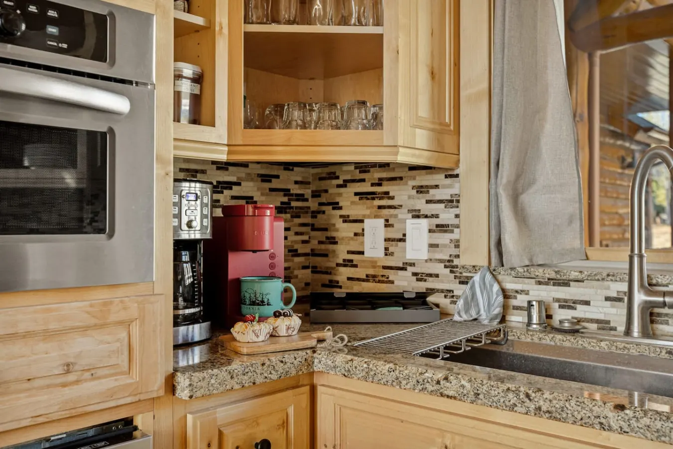 Luxurious Coyote Flat w/ Lake Views & Game Room 9