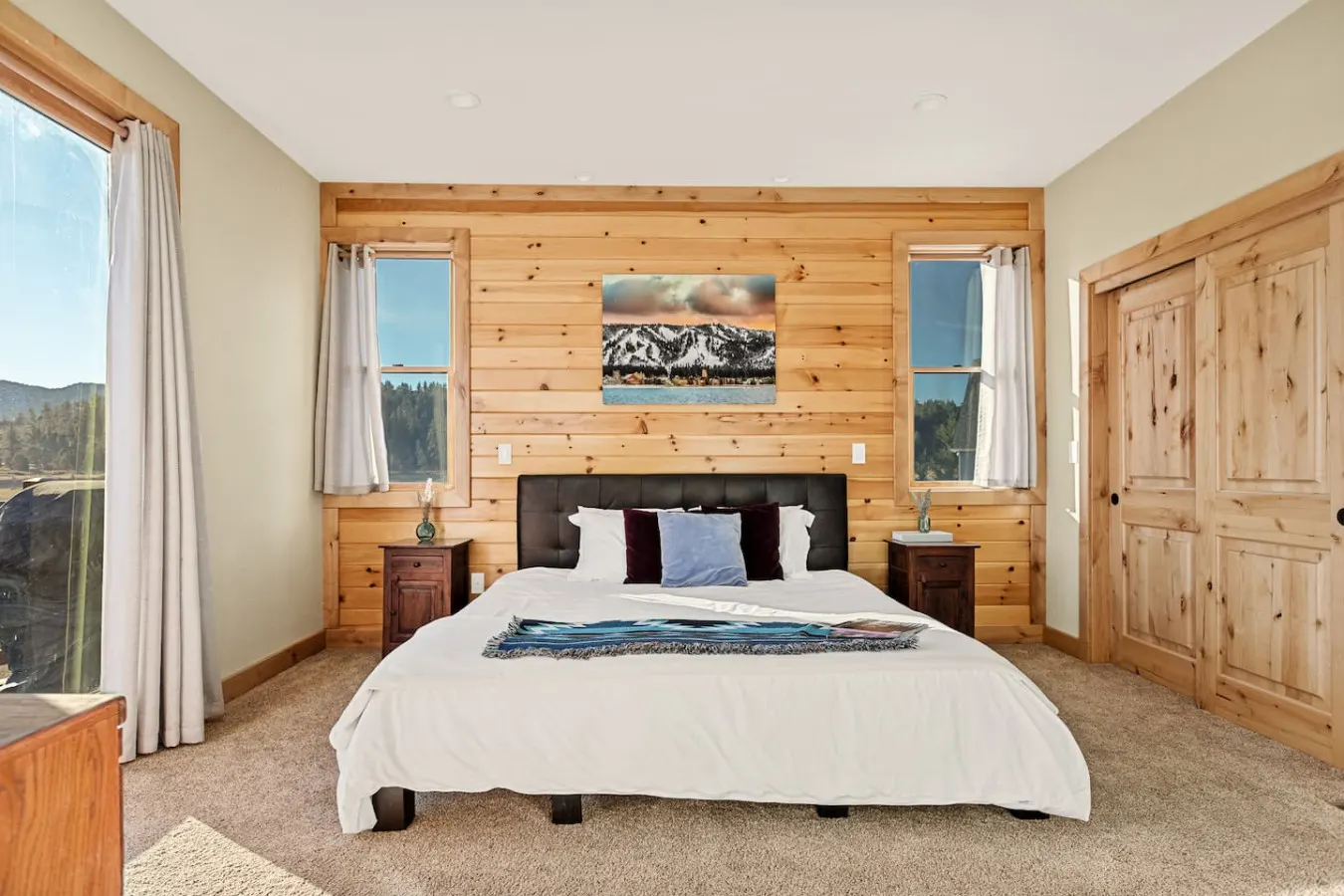 Luxurious Coyote Flat w/ Lake Views & Game Room 16