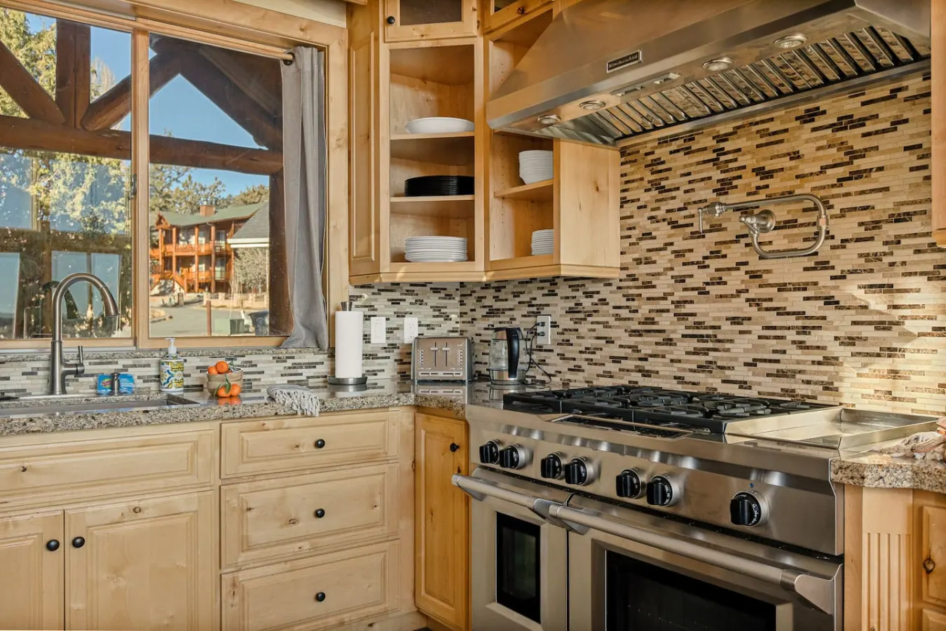 Luxurious Coyote Flat w/ Lake Views & Game Room 3