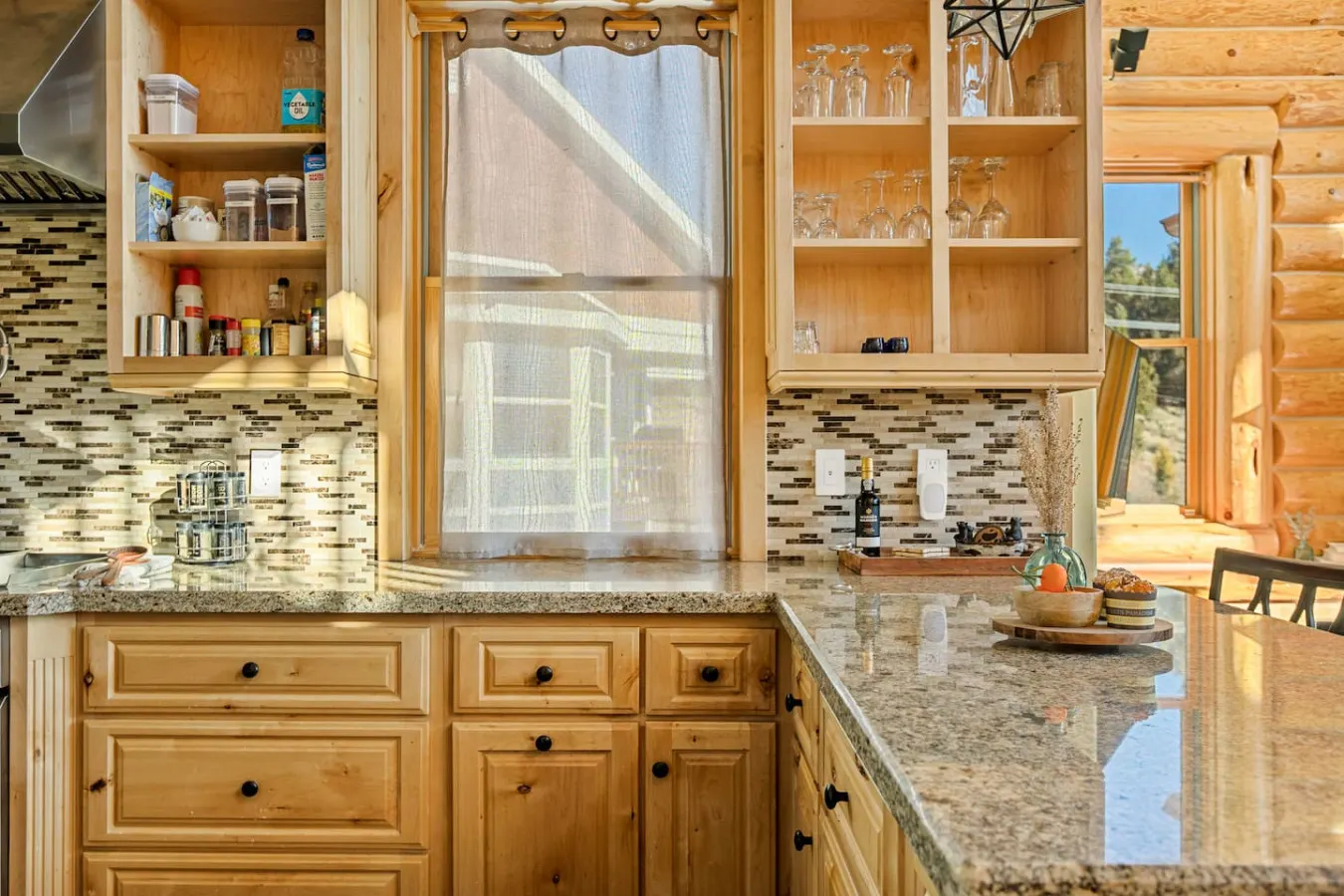 Luxurious Coyote Flat w/ Lake Views & Game Room 8