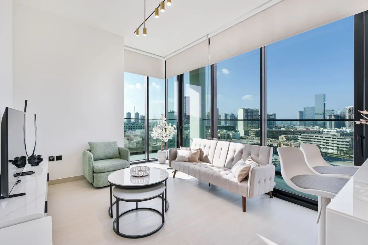 Savis Home-Enjoy the City Skyline View 1