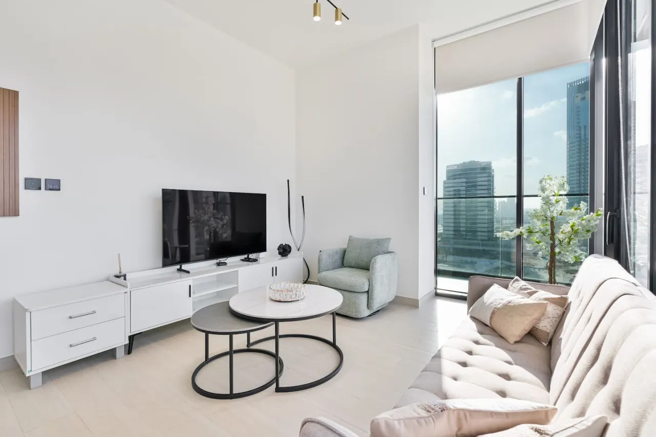 Savis Home-Enjoy the City Skyline View 9