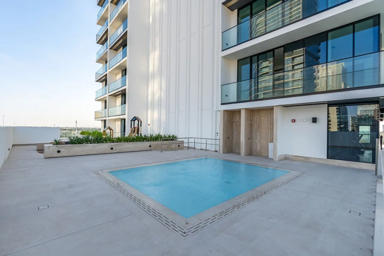 Savis Home-Enjoy the City Skyline View 3