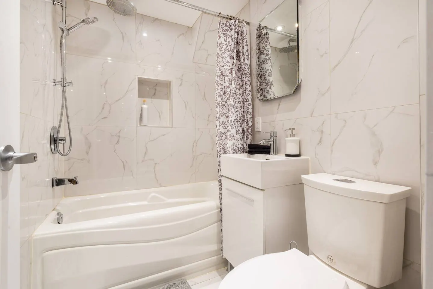 Stunning Flat in the heart of the Plateau 14