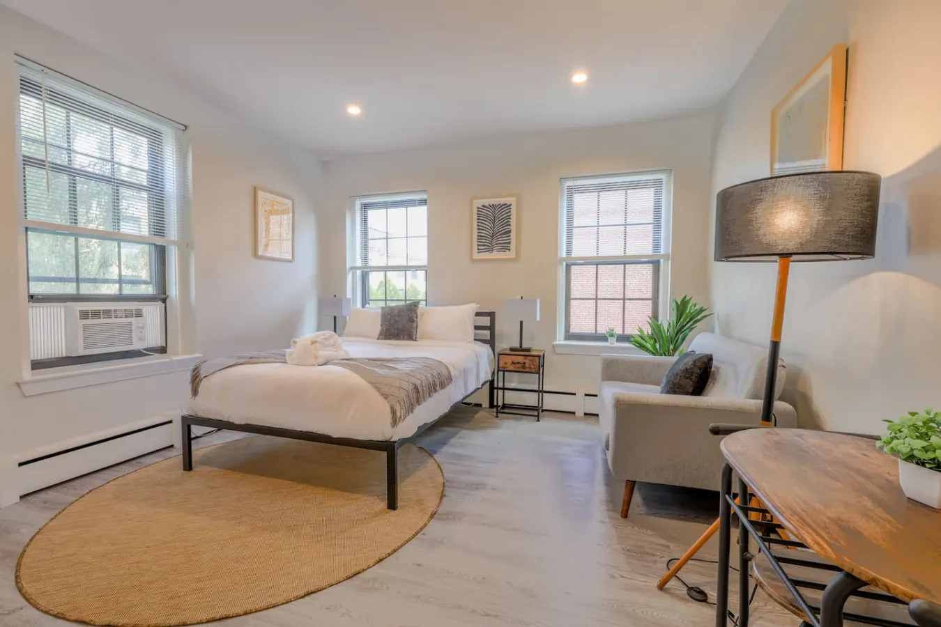 Back Bay Stylish Studio 1