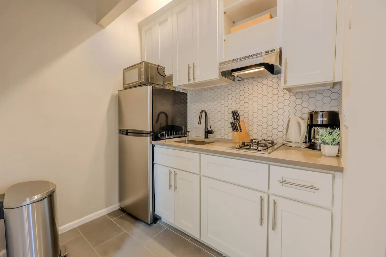 Back Bay Stylish Studio 5