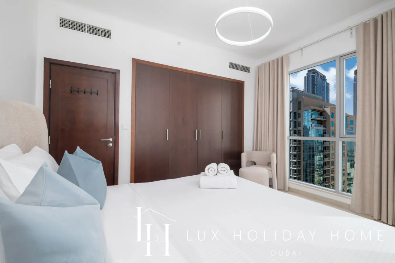 LUX The Burj Khalifa Fountain View Suite 3 20