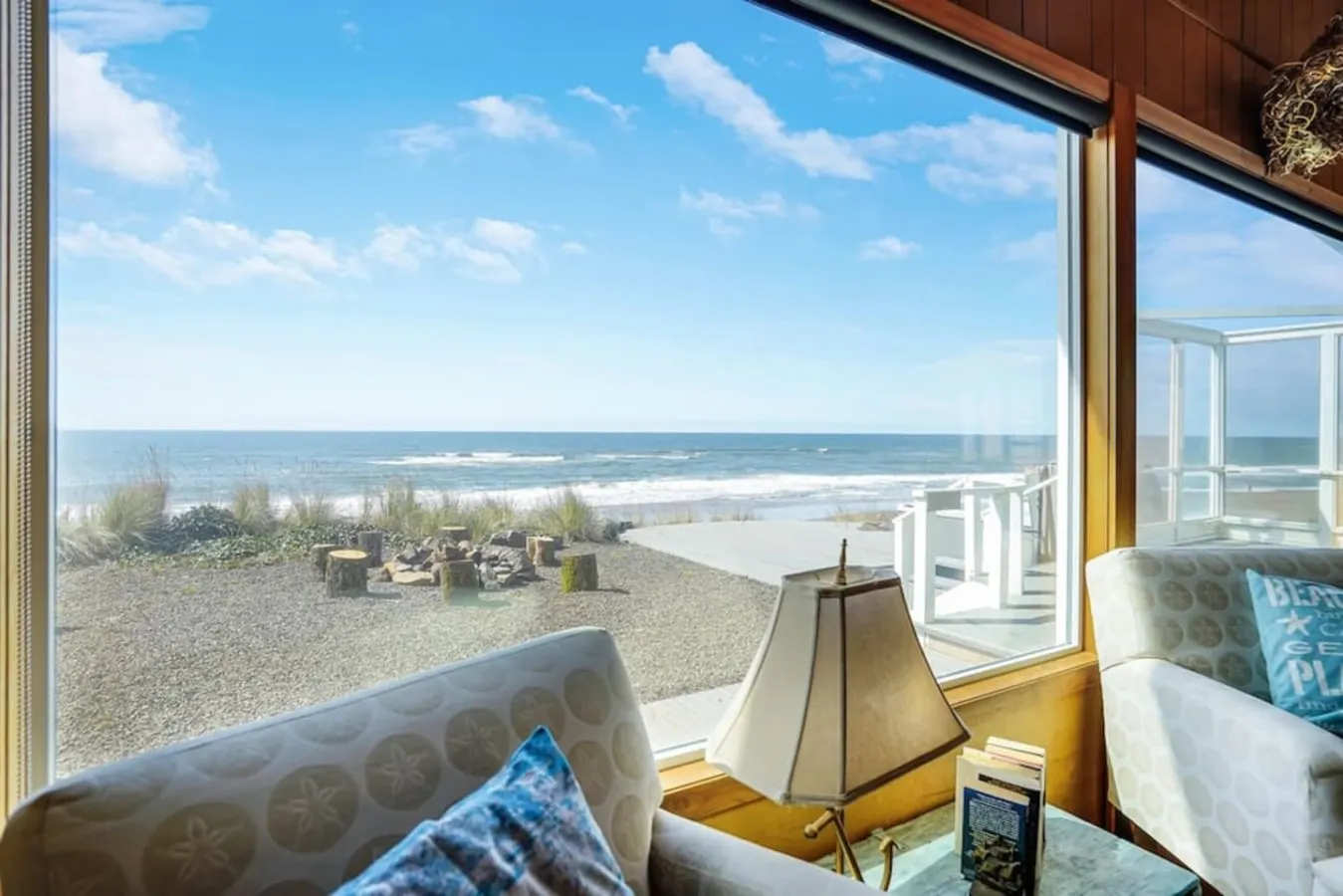 Oceanfront + Dogs + Hot Tub = Idyllic Beach House! 1