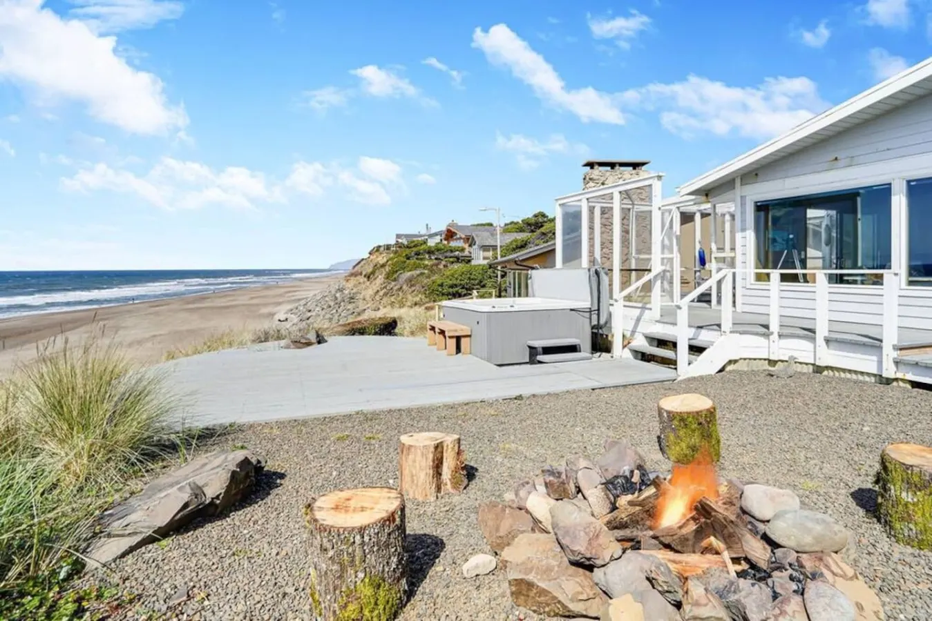 Oceanfront + Dogs + Hot Tub = Idyllic Beach House! 12