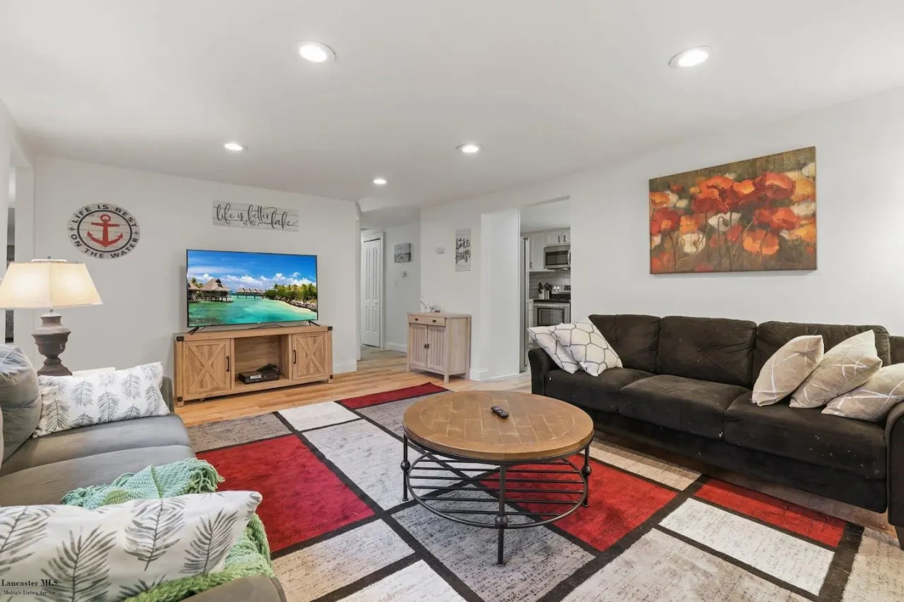 Corporate Cottage on Circle 15