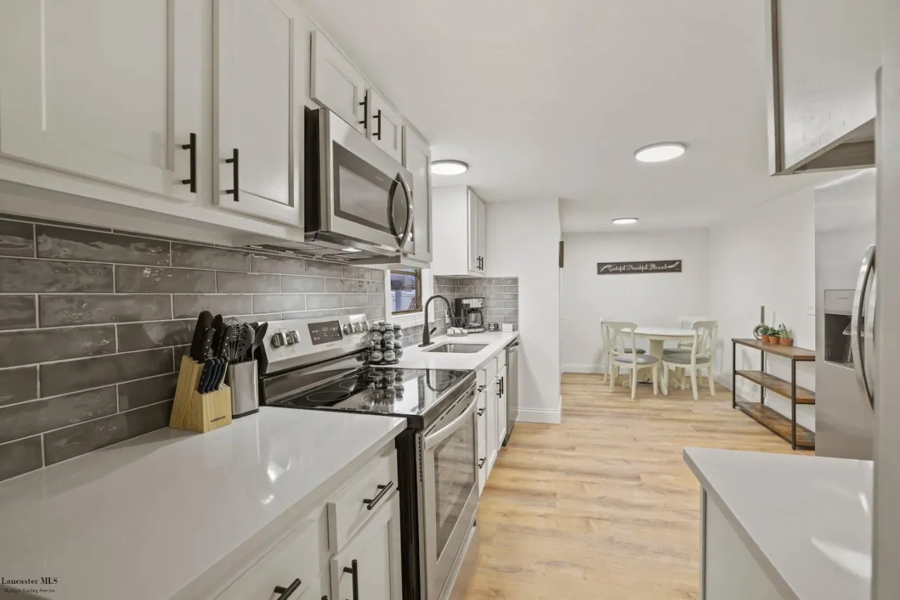 Corporate Cottage on Circle — photo 5