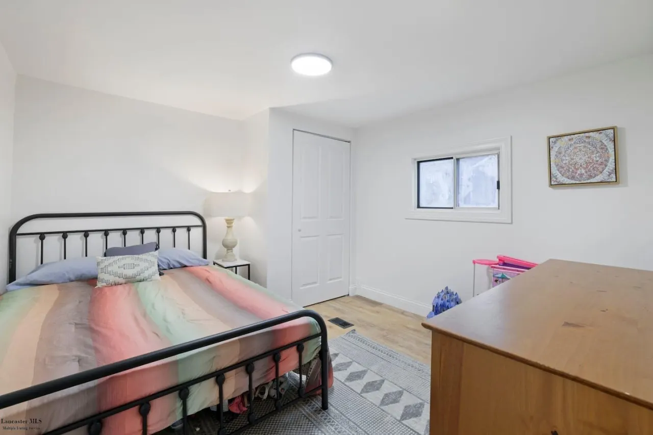 Corporate Cottage on Circle 7