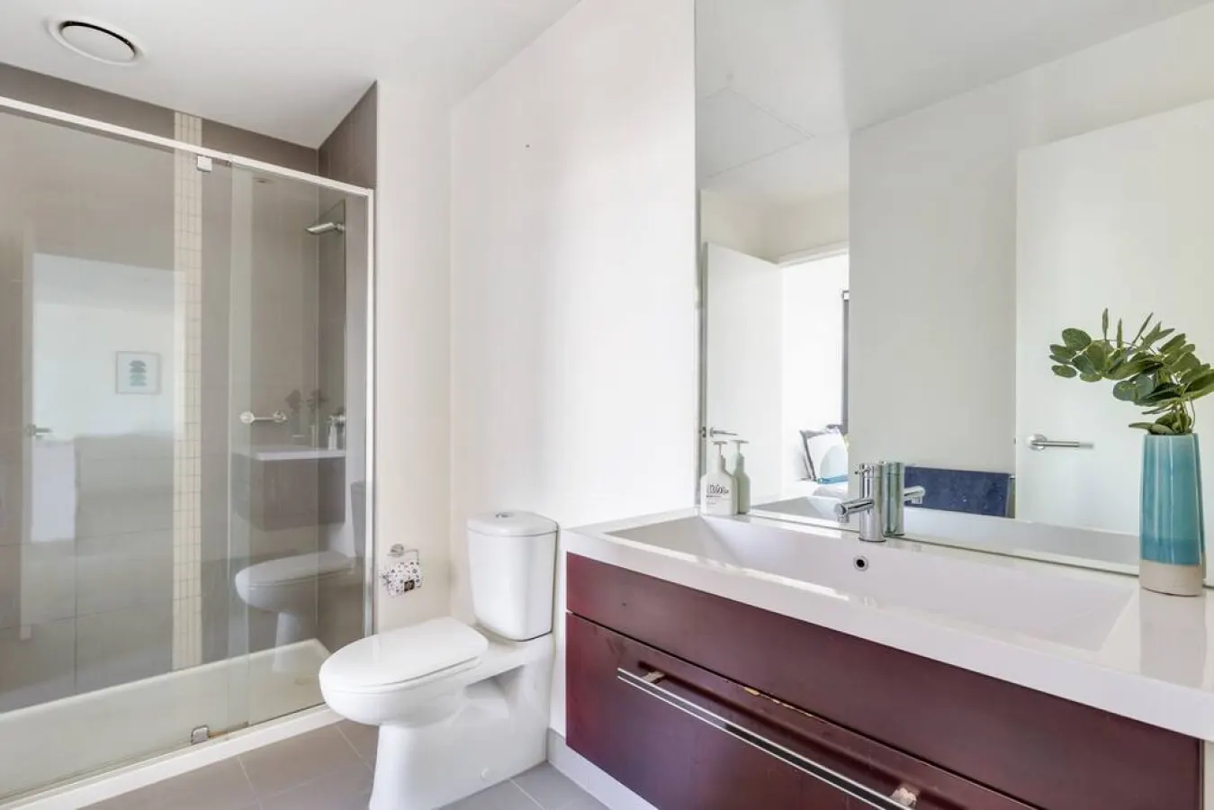 Lina: 2 Bed, 1 Bath Apartment 20