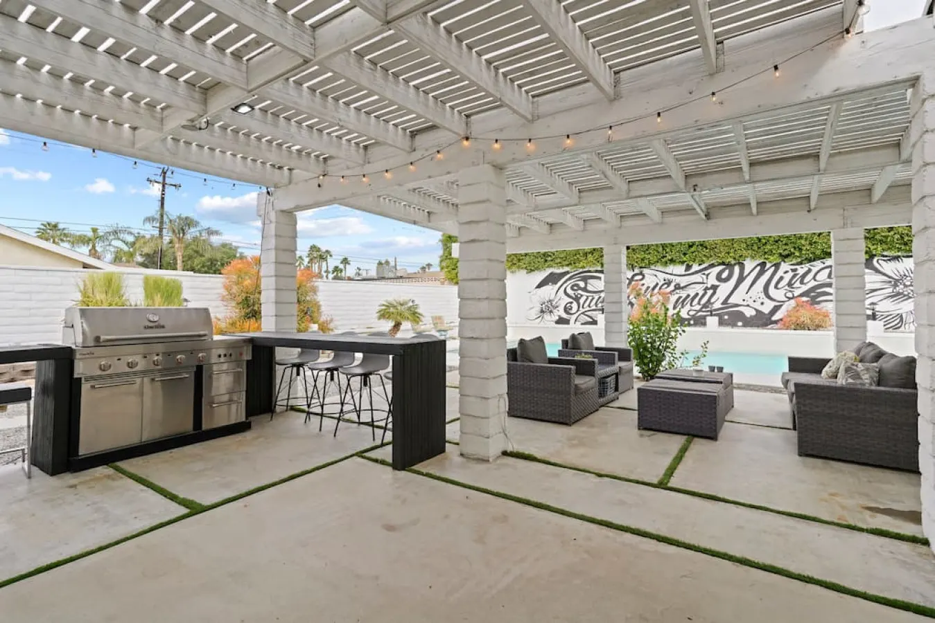 The Oasis: Palm Springs, CA 12