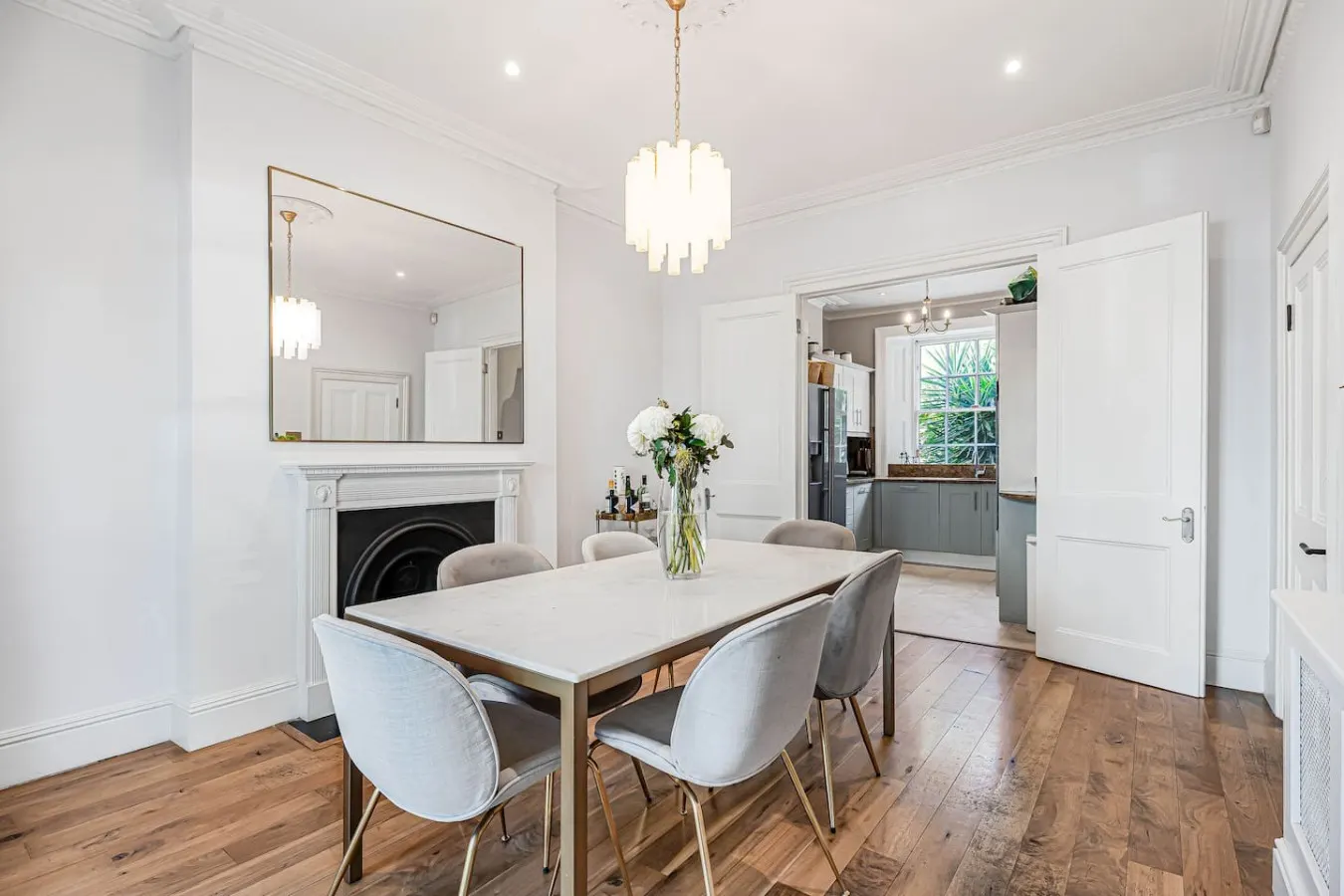 Spacious Notting Hill 3-Bed With a Home Office 14