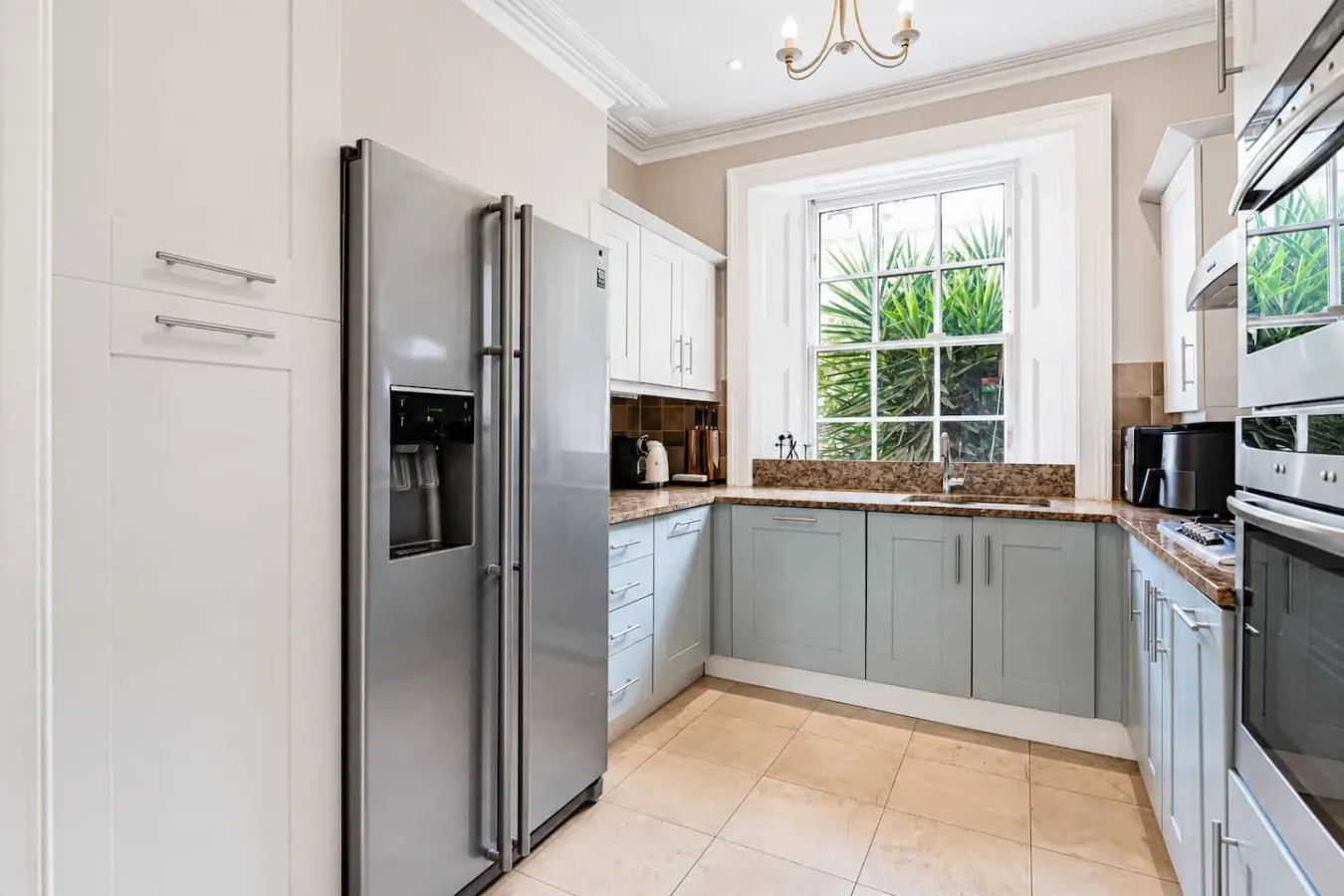 Spacious Notting Hill 3-Bed With a Home Office 16