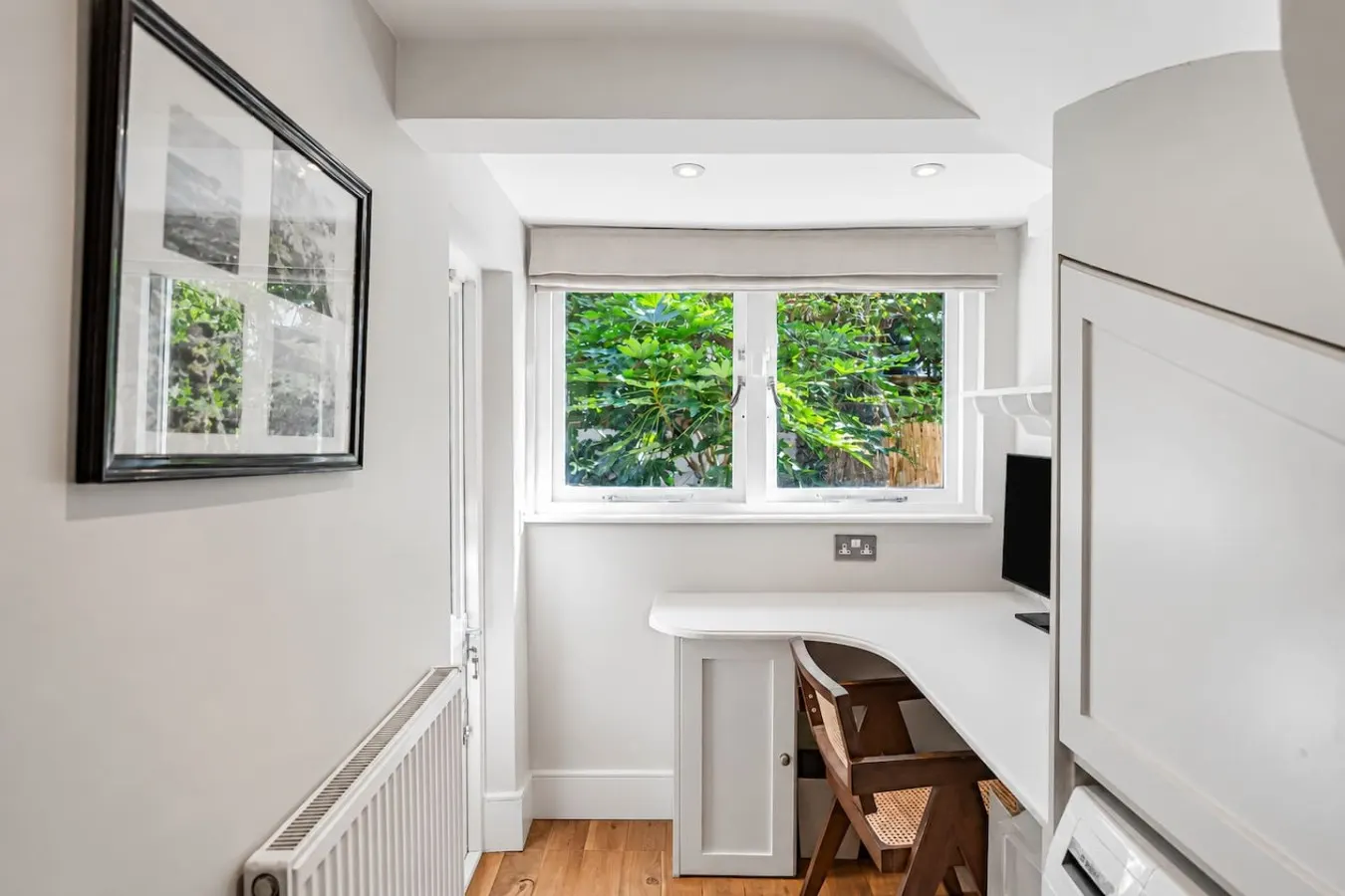 Spacious Notting Hill 3-Bed With a Home Office 17