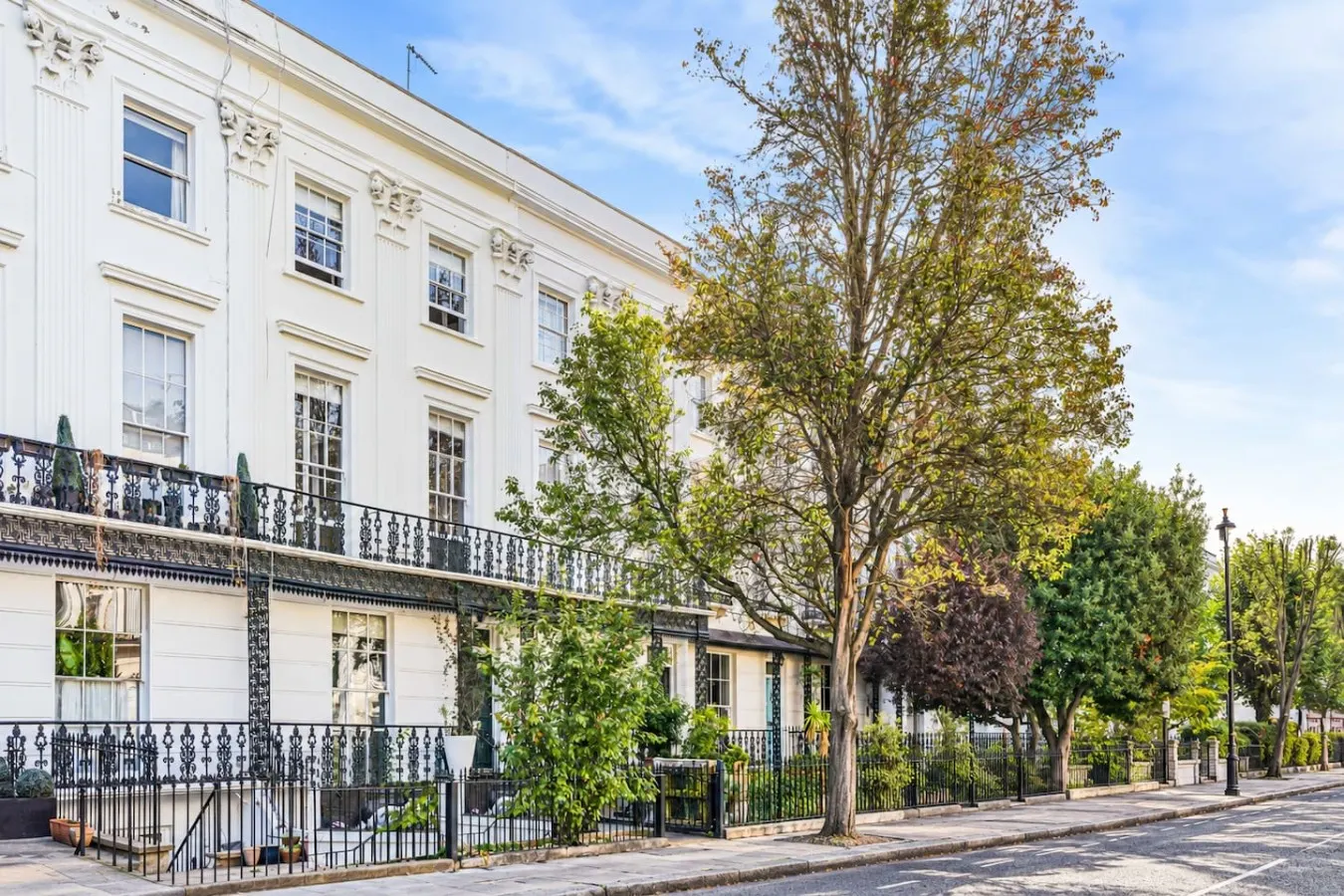 Spacious Notting Hill 3-Bed | With a Home Office — photo 5