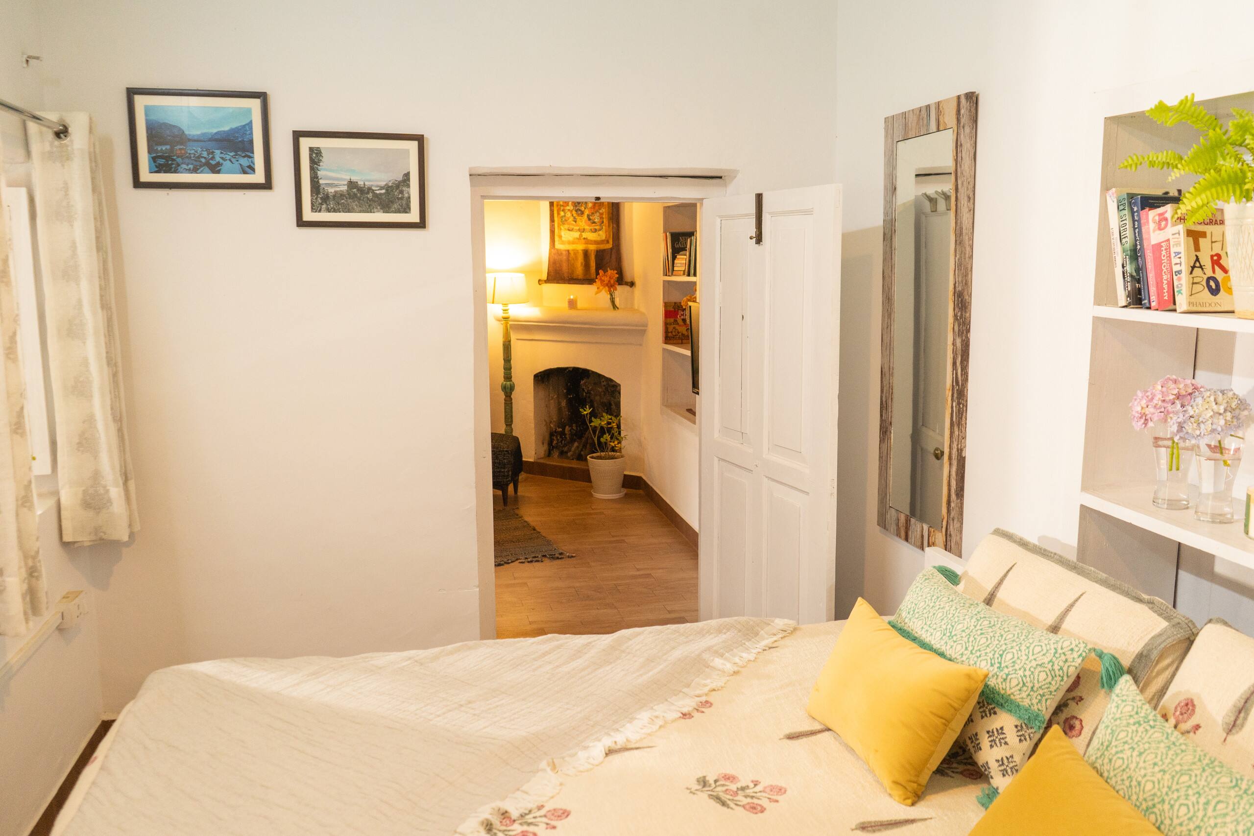 Lady Luna's Dak Bungalow 22