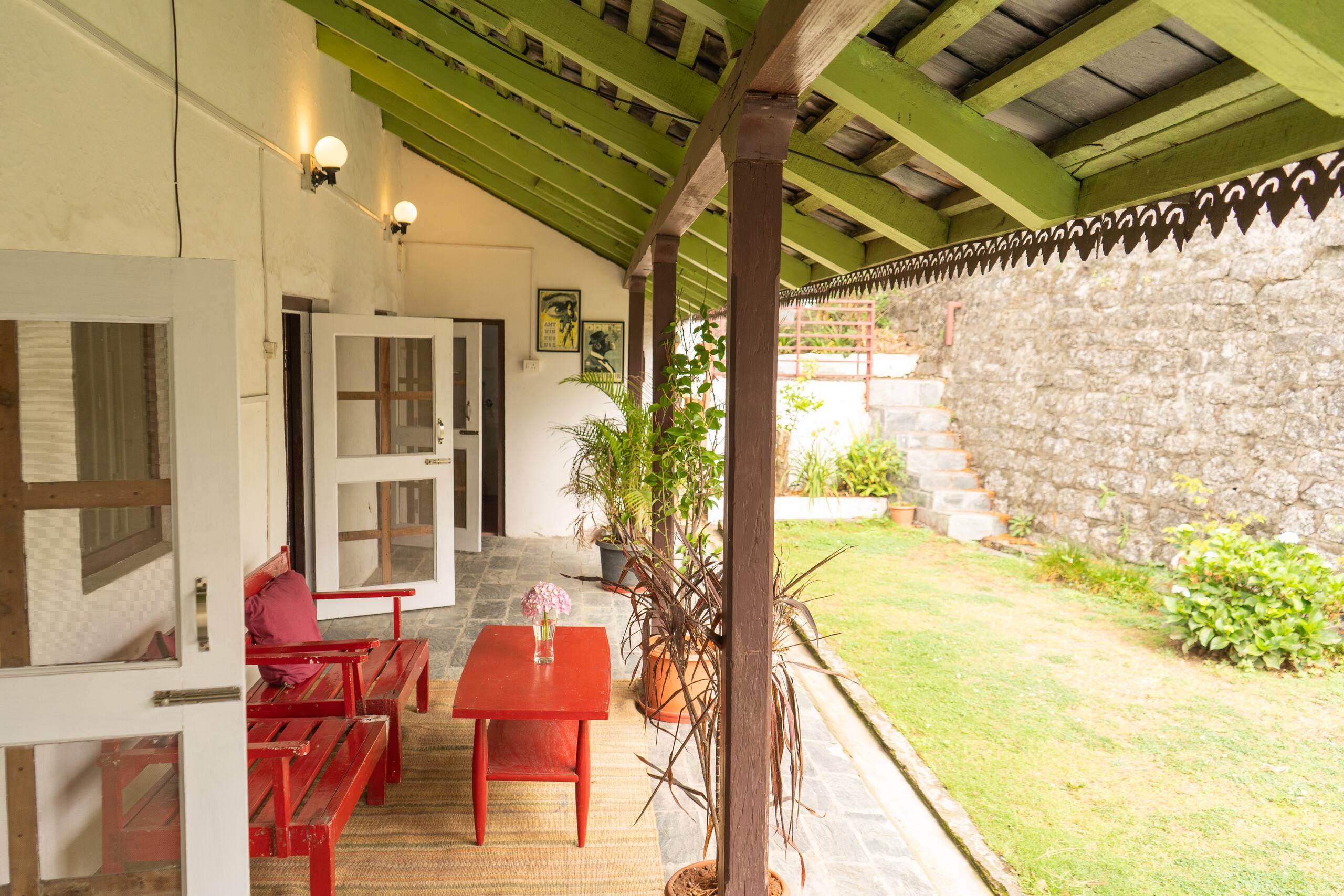 Lady Luna's Dak Bungalow 27