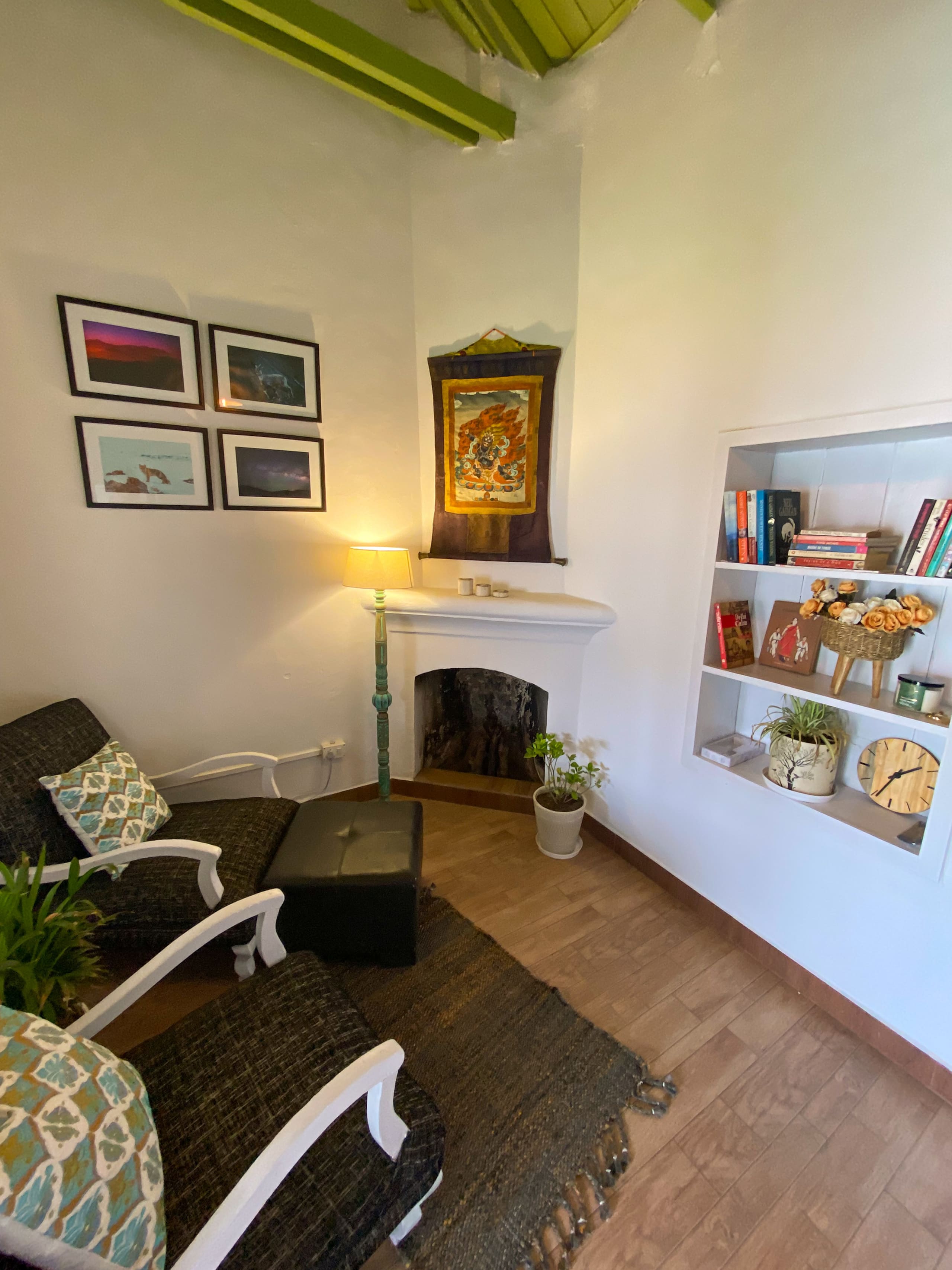 Lady Luna's Dak Bungalow 4