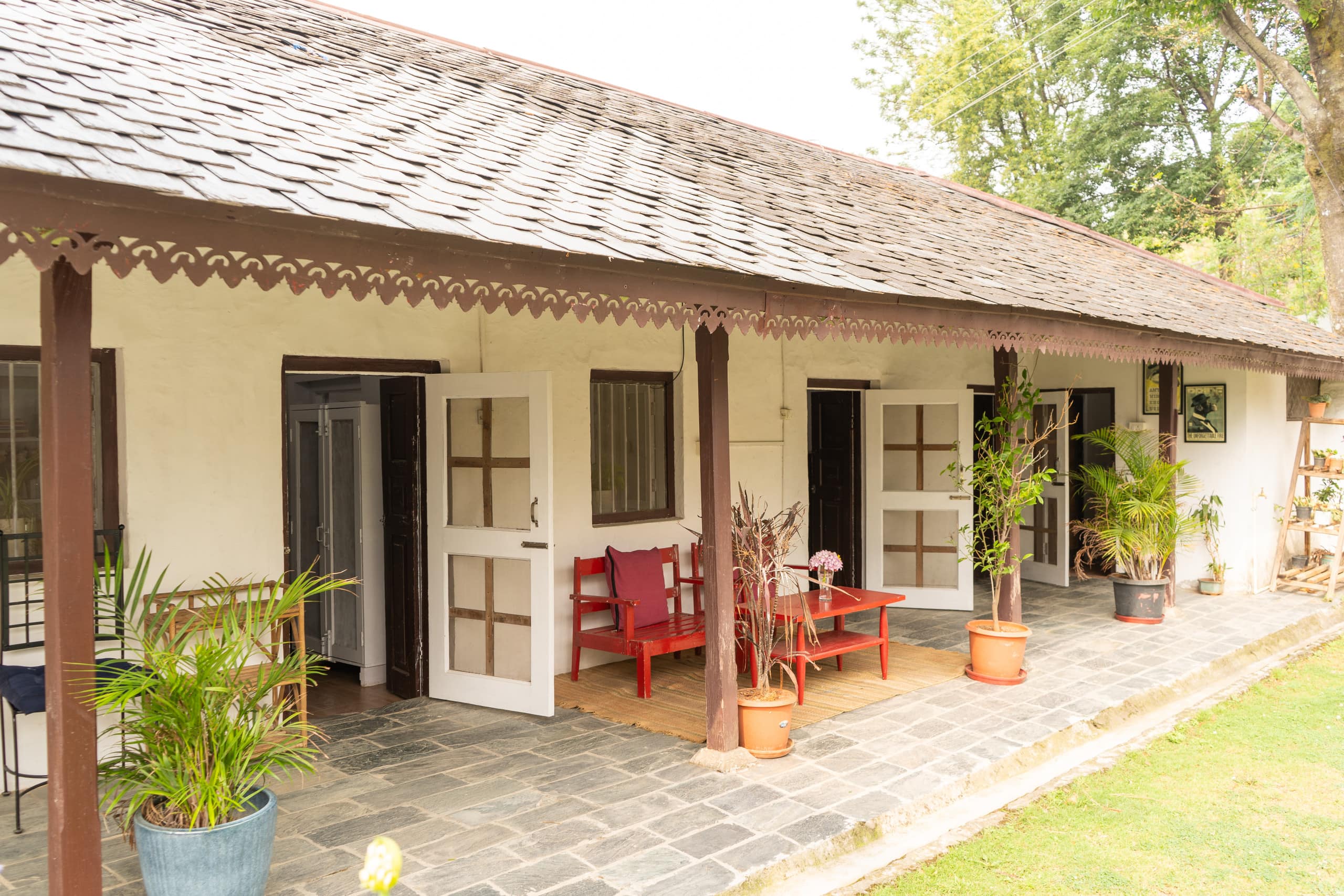 Lady Luna's Dak Bungalow 2