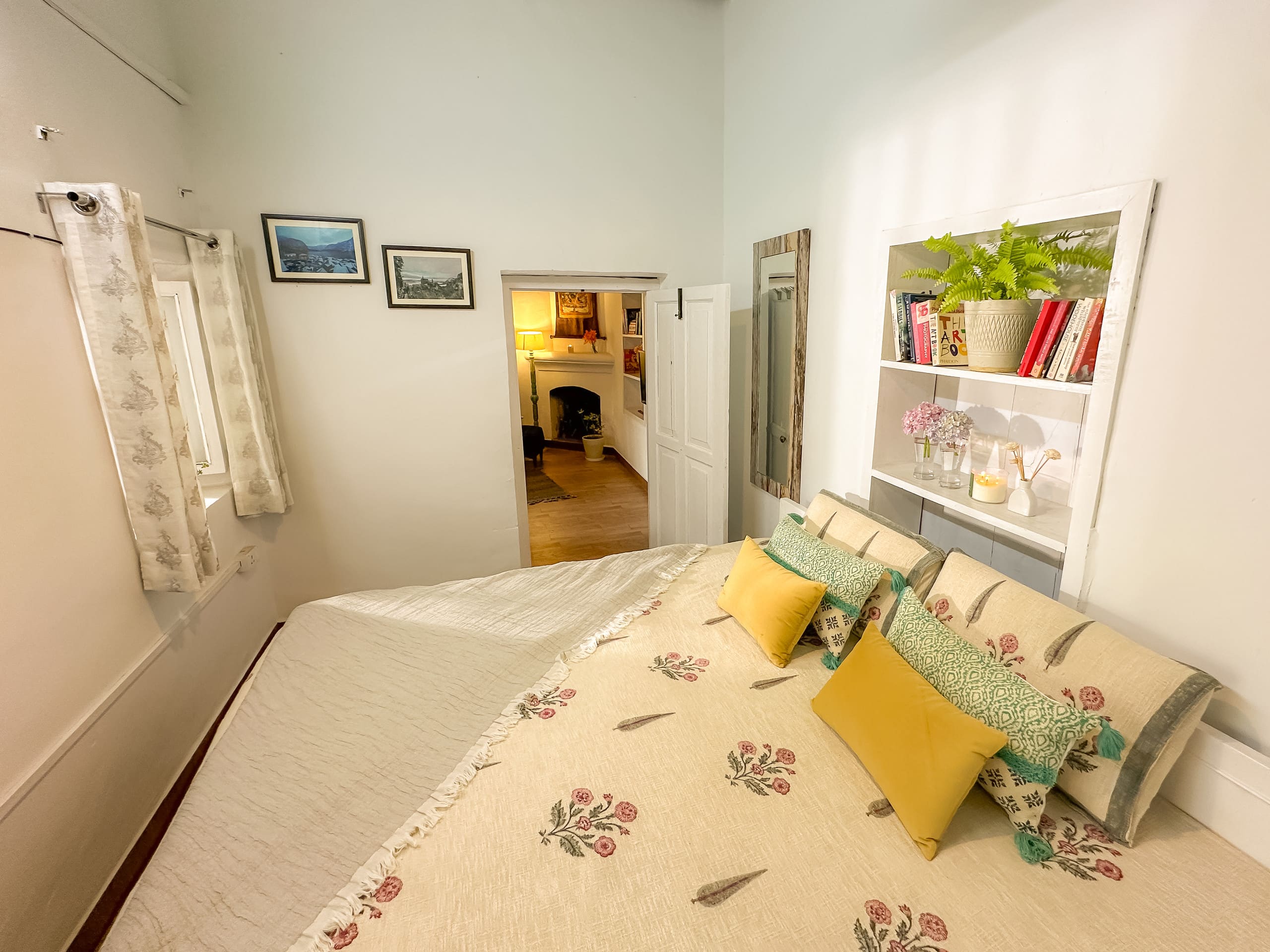 Lady Luna's Dak Bungalow 19
