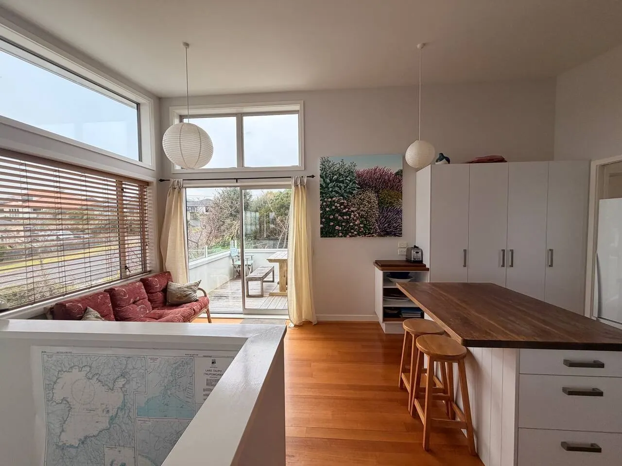 Sunny Taupō Escape Lake Views & Walk to Lake 3