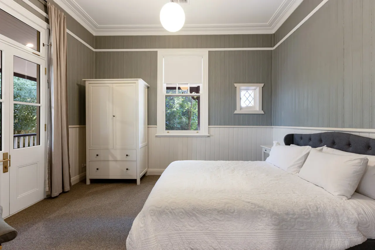 Coryong - A grand residence, 500m from Leura mall 10