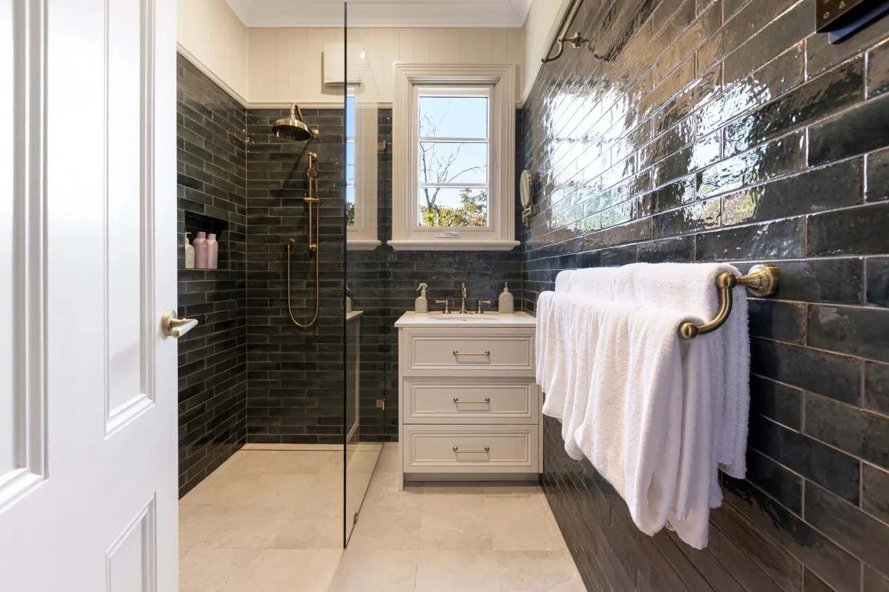 Coryong - A grand residence, 500m from Leura mall 12