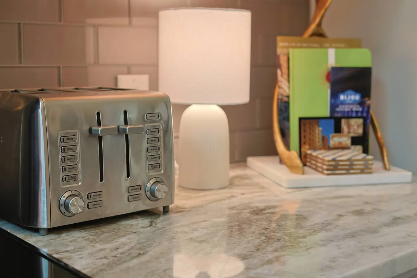 ⁂ Luxury Condo in Quiet Downtown Area ⁂ 19