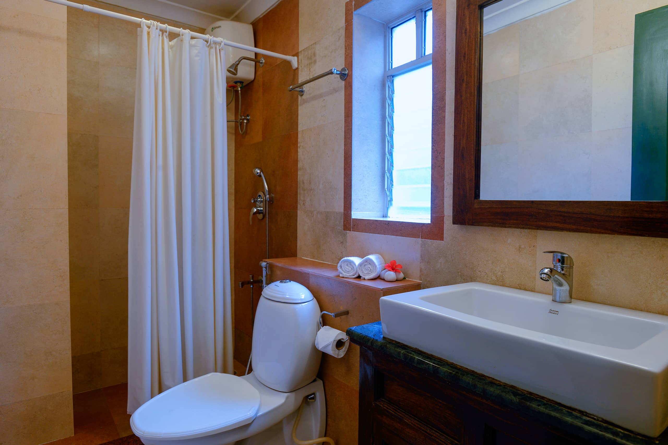 Treehouse Blue Studio-2 with pool,Wifi & Breakfast 8