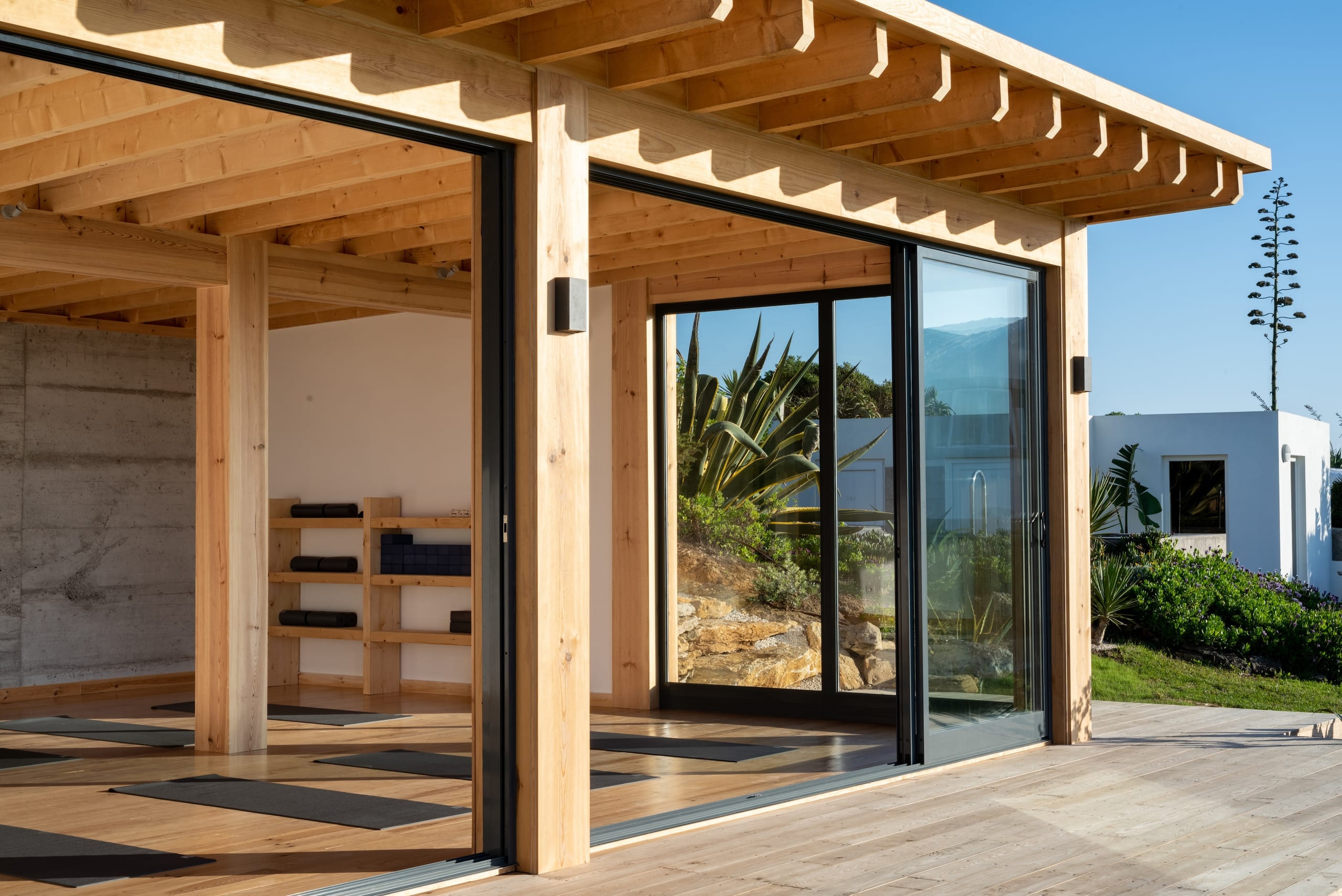 Outpost Loft-Style Duplex Garden Terrace 13