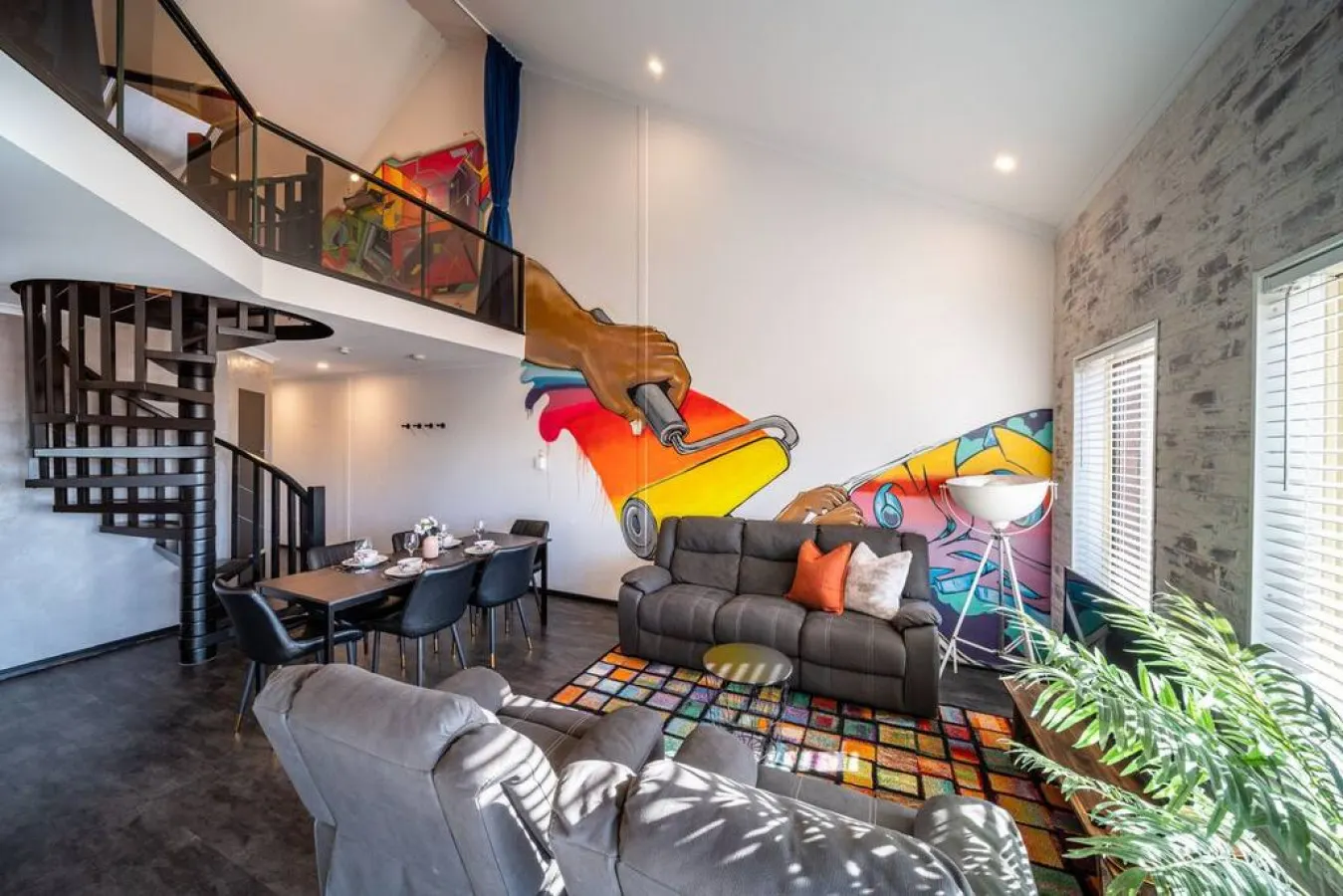 Splash Graffiti—Creative Street-Art Loft in CBD
