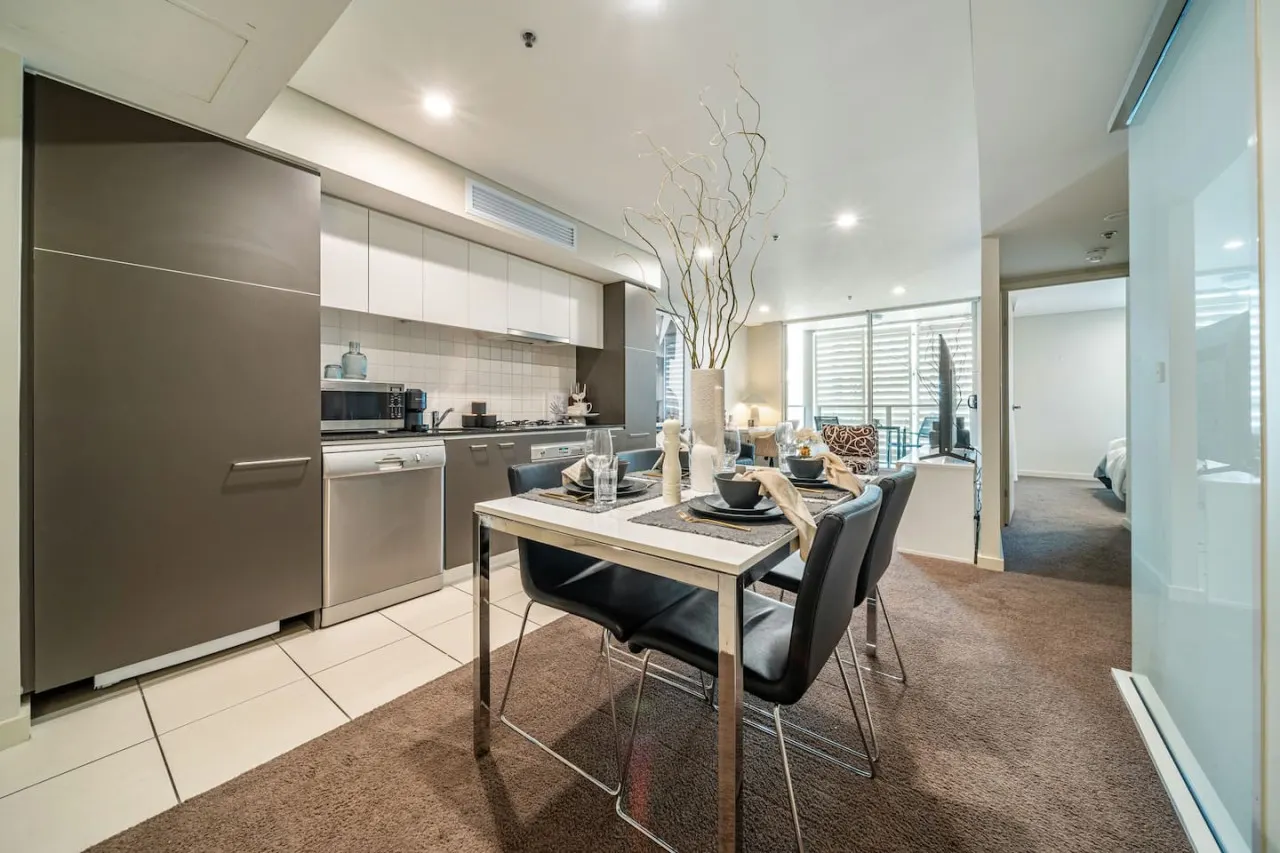 Illuminate North Terrace—Executive CBD Living — photo 4