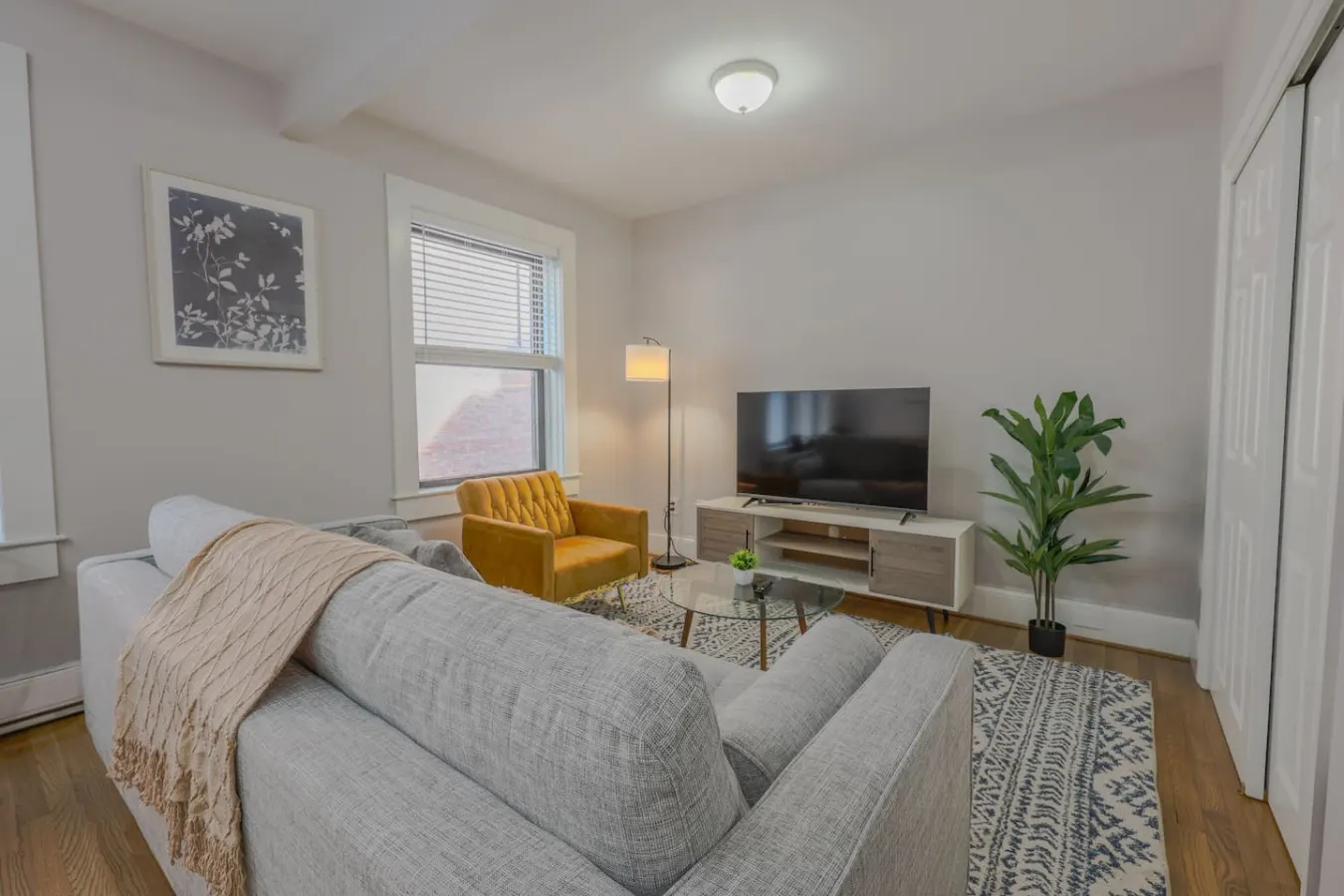 Bright 1 Bedroom Downtown Boston 1