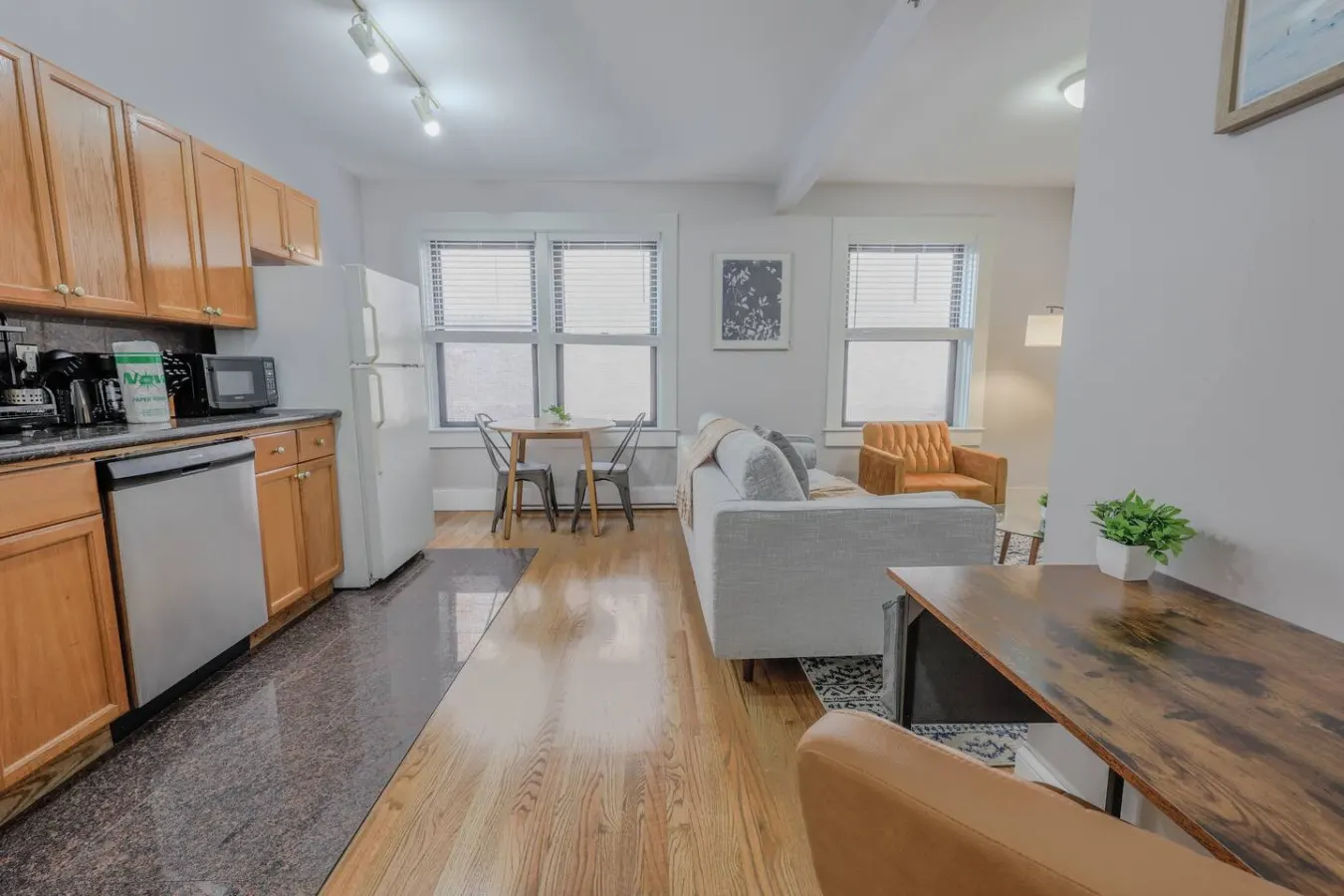 Bright 1 Bedroom Downtown Boston 2