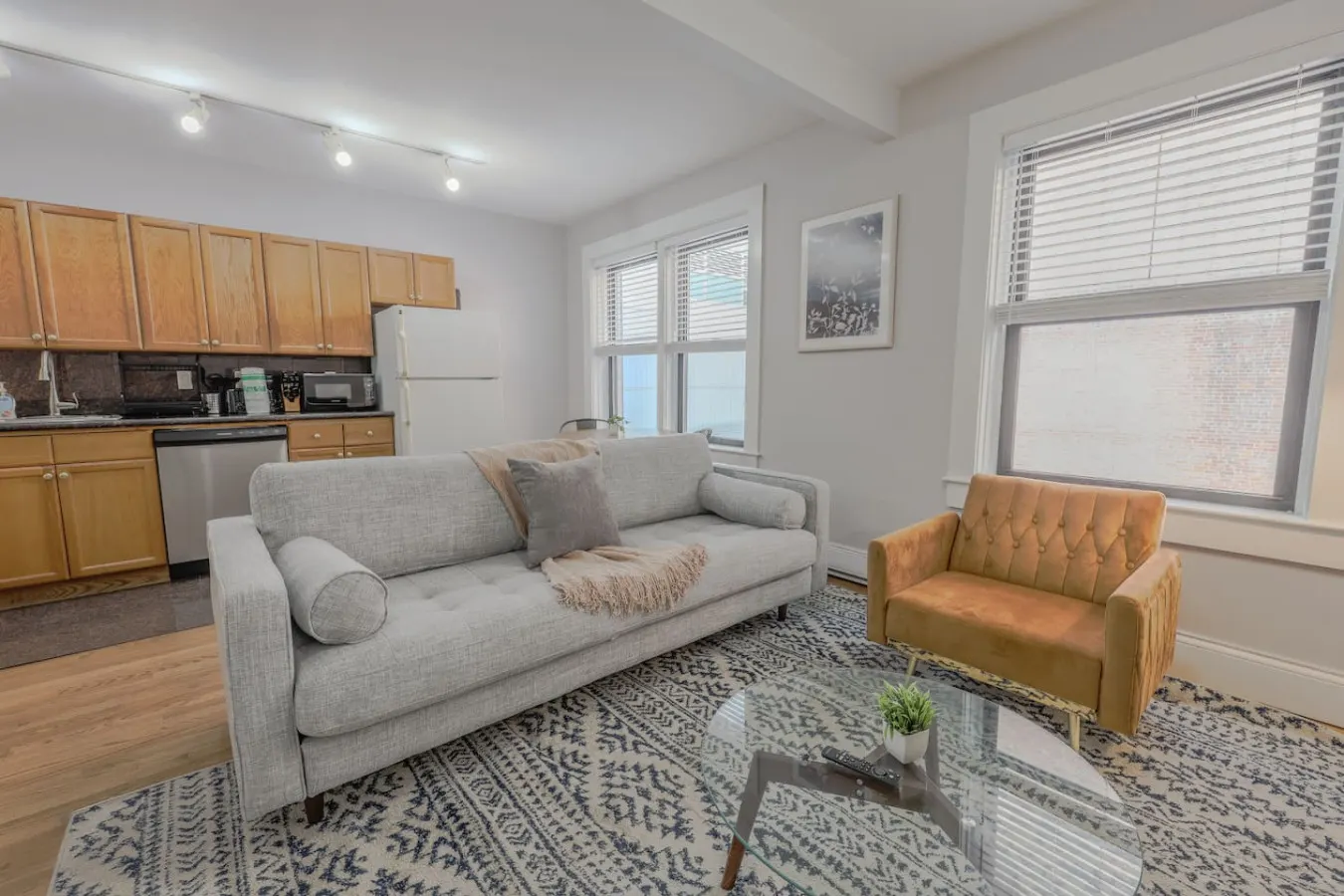 Bright 1 Bedroom Downtown Boston 9