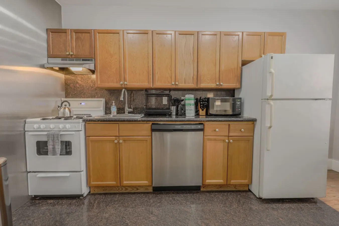 Bright 1 Bedroom Downtown Boston 3