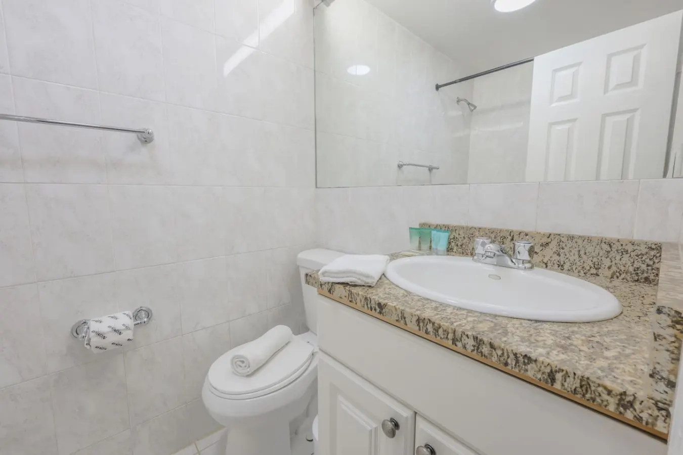 Bright 1 Bedroom Downtown Boston 4