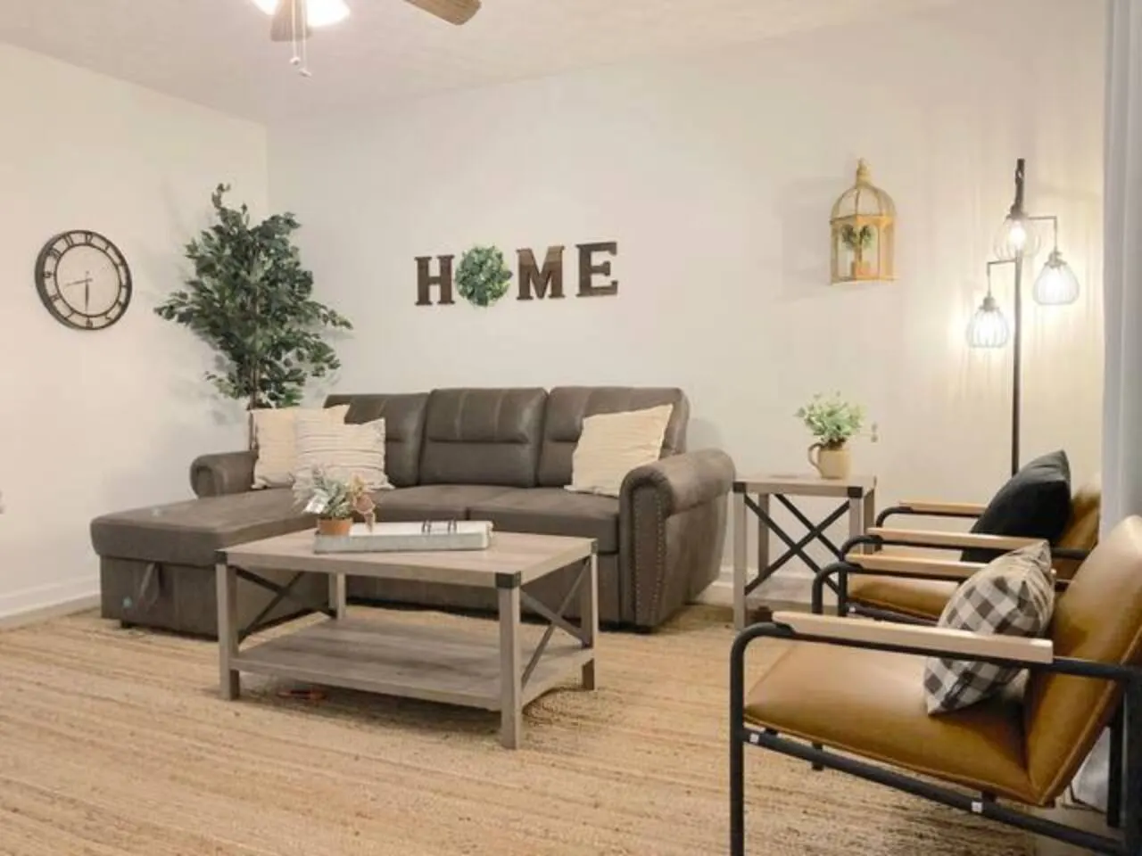 Charming Townhouse Close to Lakepoint with 2 Be/Ba