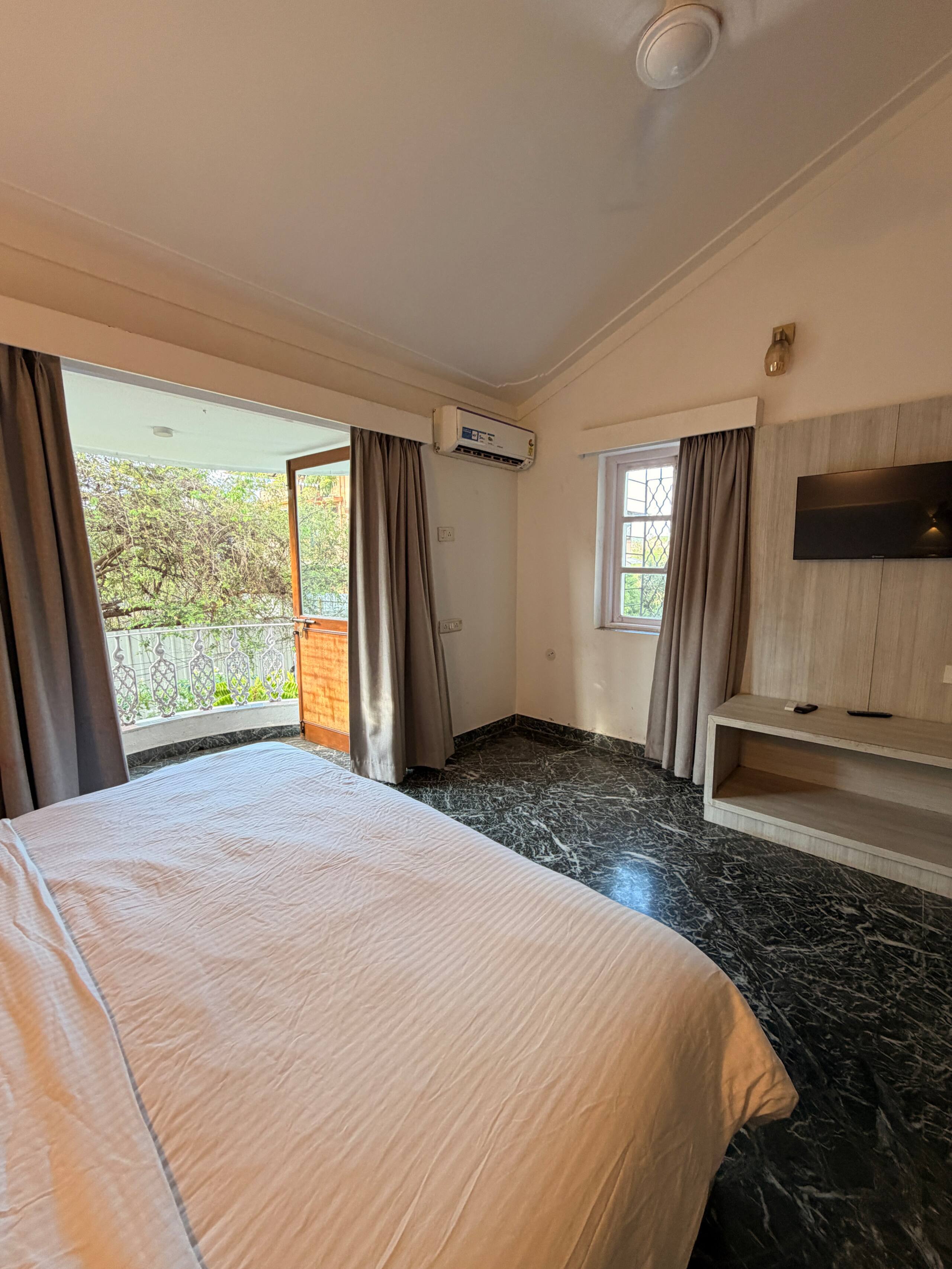 Sea View 4BHK Private Pool Villa in North Goa 21