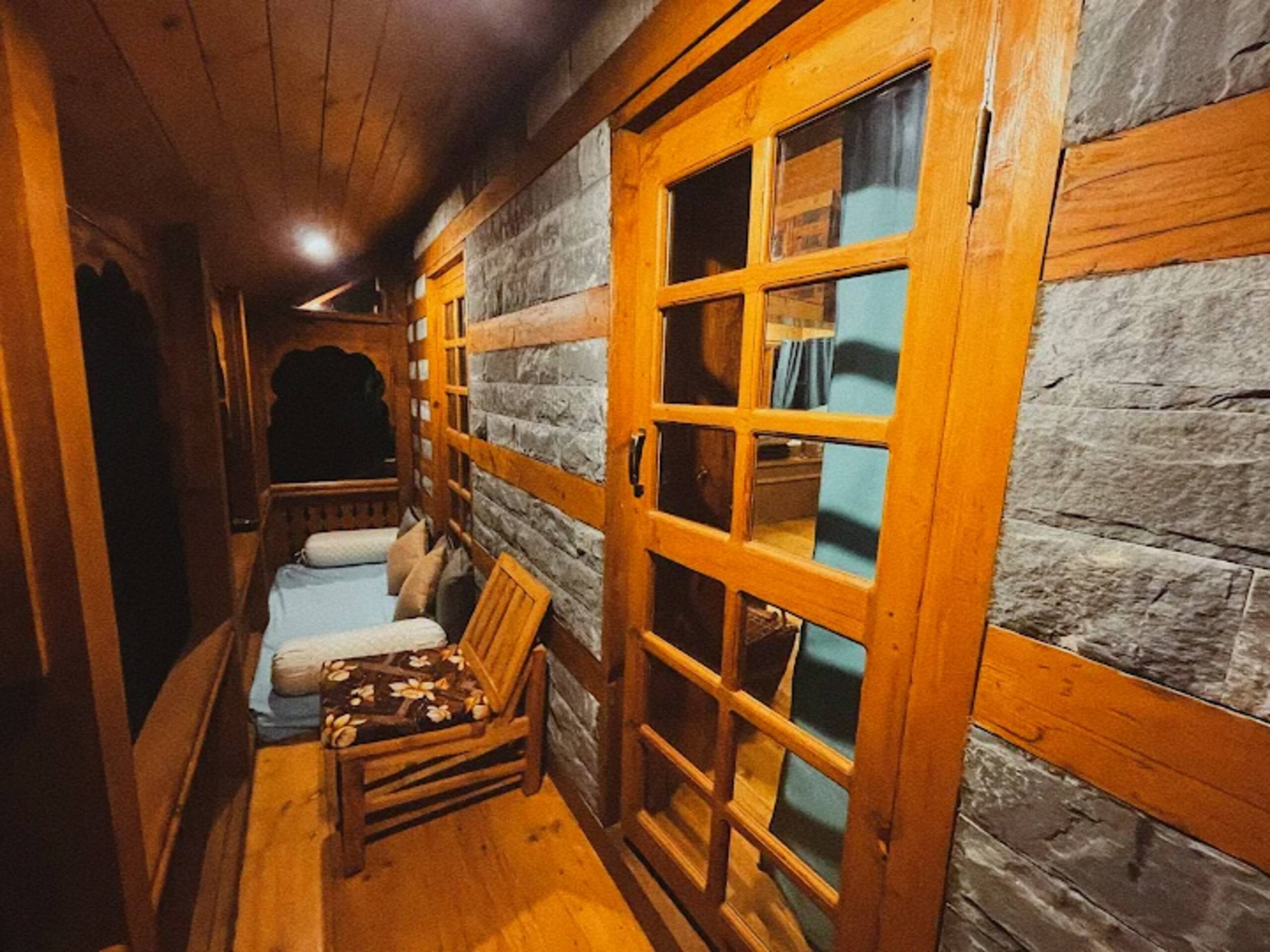 Wood Duplex | Mountain View | Jana Trails, Manali 8