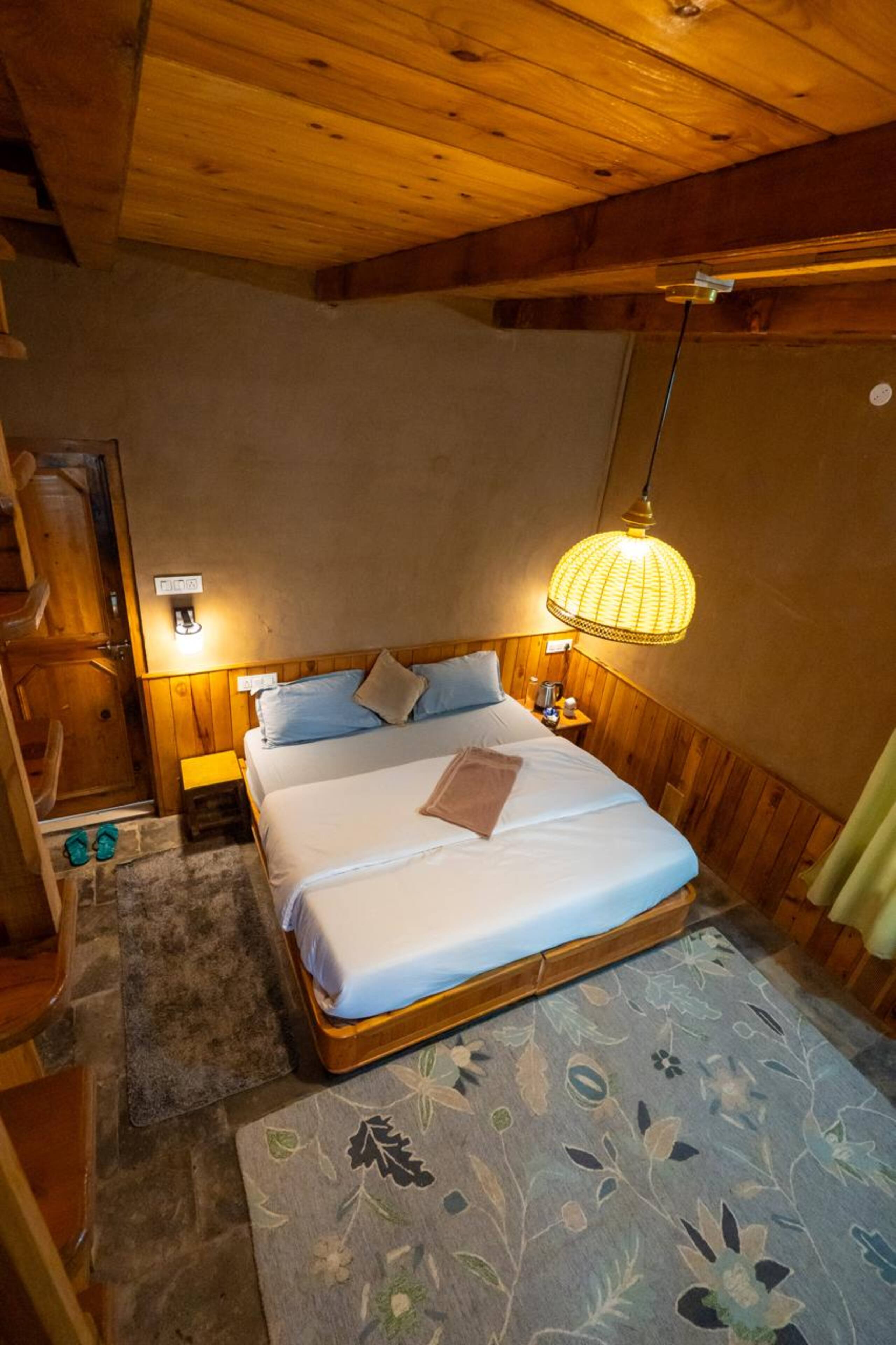 Wood Duplex | Mountain View | Jana Trails, Manali 5
