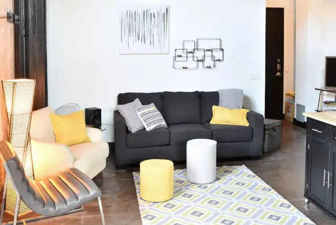 Lil' Mesquite at Behrens Lofts- Dwntwn Luxury Loft 2