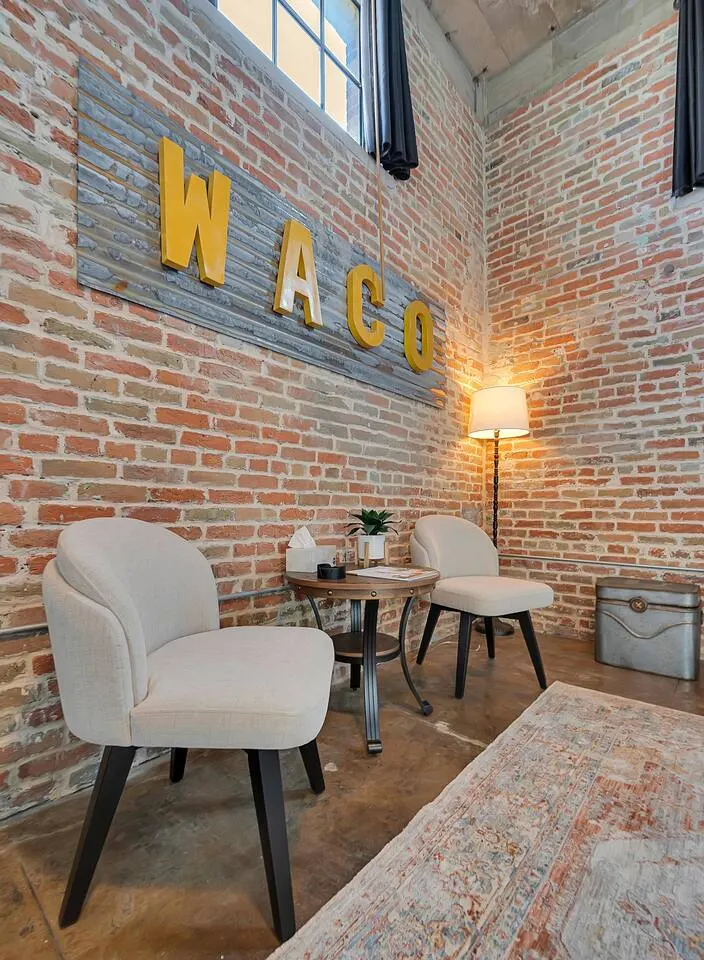 Lil' Mesquite at Behrens Lofts- Dwntwn Luxury Loft 20