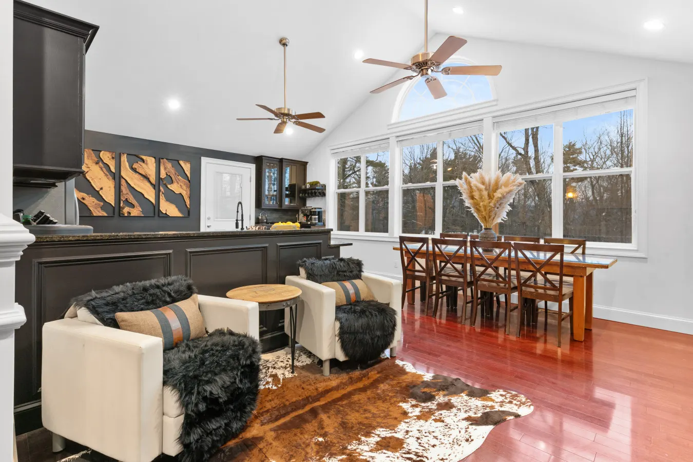 Wild, Wild West Side! Hot tub, Games, Dog Friendly 2